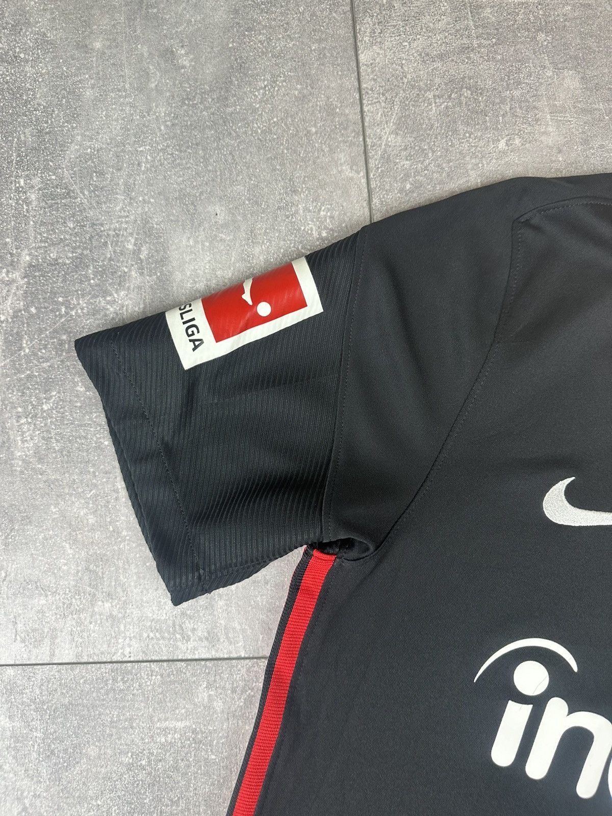 Nike Nike Eintracht Frankfurt 2021/22 Away #10 Kostic Jersey Size US S / EU 44-46 / 1 - 13 Thumbnail