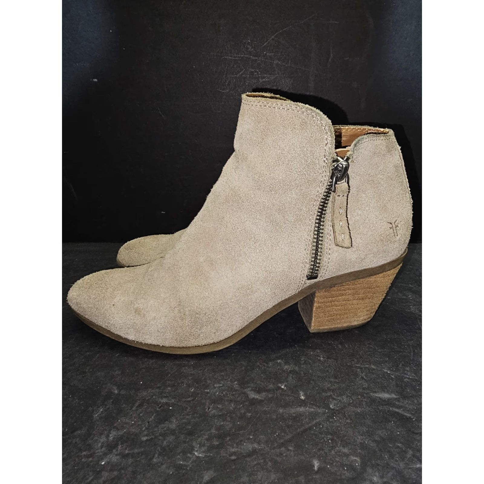 Frye FRYE Judith Ankle Bootie Suede Ash Beige Side Zip Women’s Size 7 M Boot Frye Size US 6 / IT 36 - 5 Thumbnail