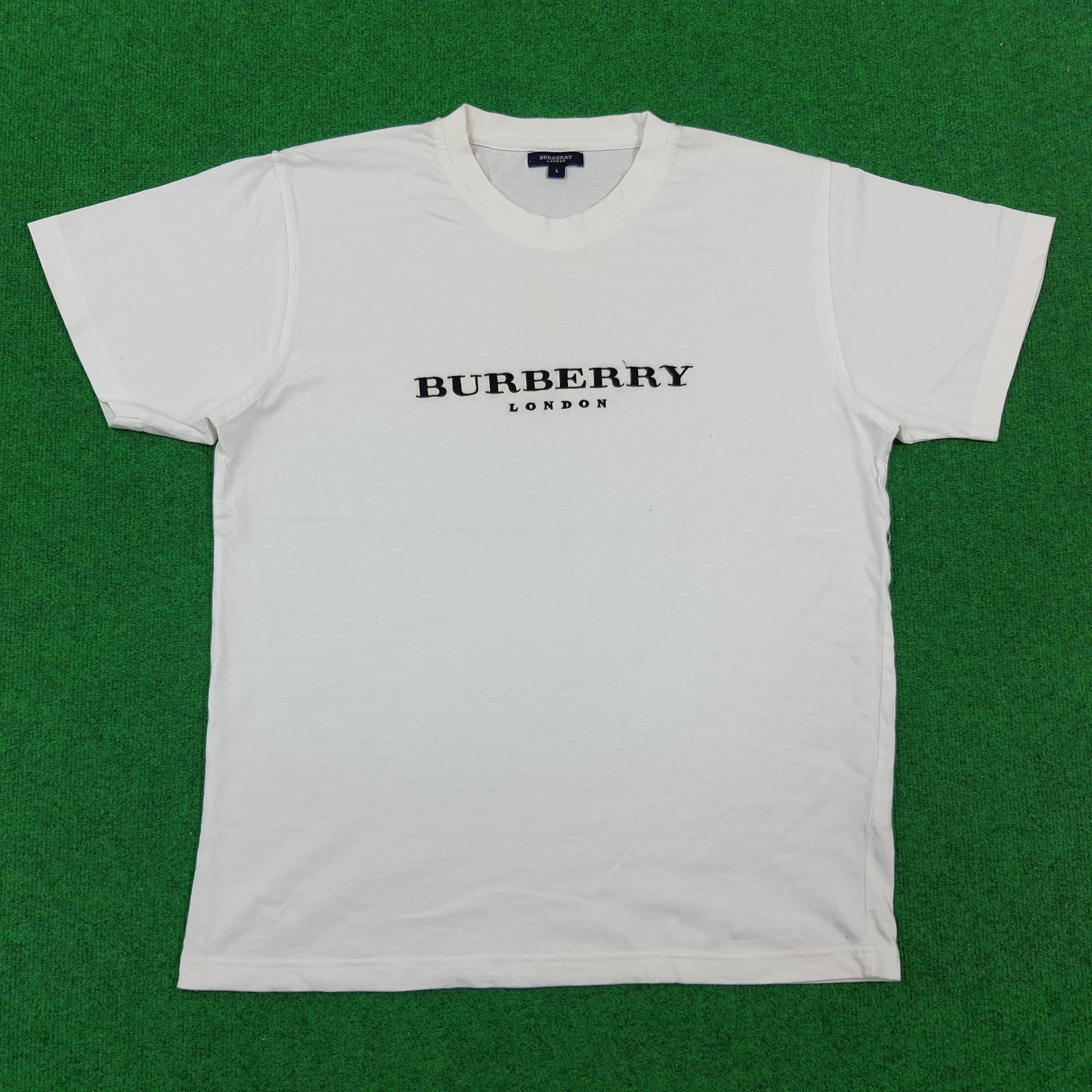 Burberry × Vintage Vintage Burberry London Spell Out Designer Tshirt Size US L / EU 52-54 / 3 - 1 Thumbnail