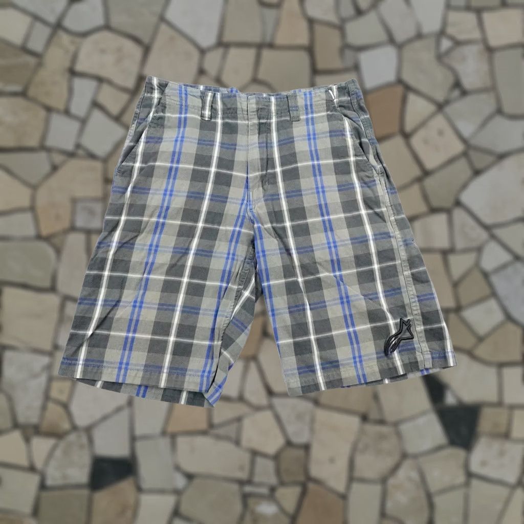 Alpinestars Alpinestars Mens 32 Gray Blue Plaid Chino Baggy Skater Snowboarder Shorts Black Size US 32 / EU 48 - 1 Thumbnail
