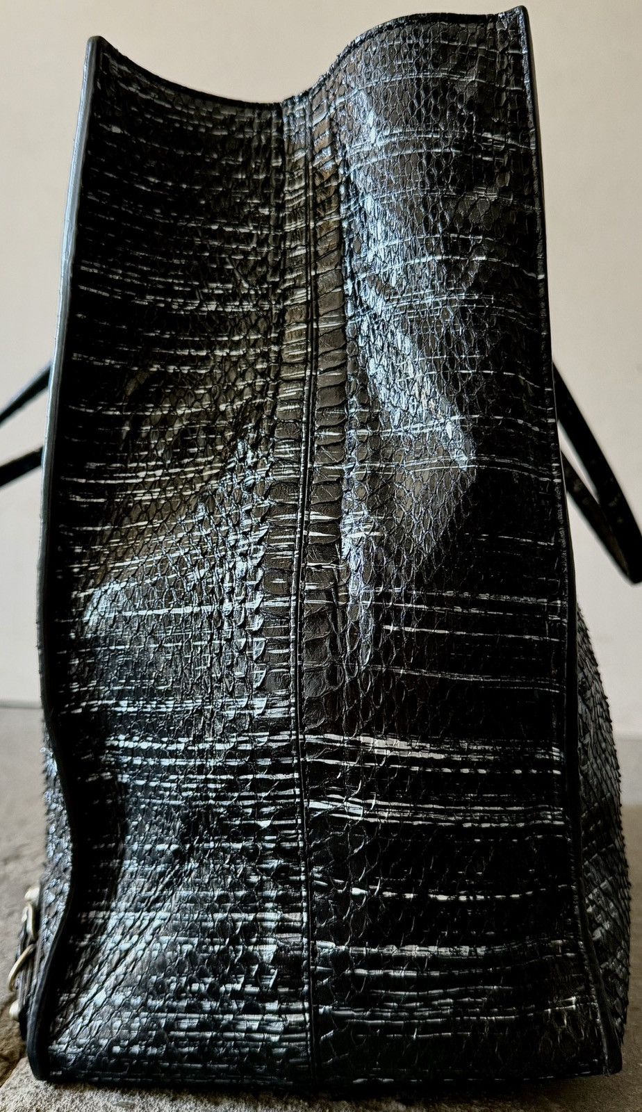 Balenciaga Balenciaga - 2000's - Python A4 - Papier Tote Bag Size ONE SIZE - 9 Thumbnail