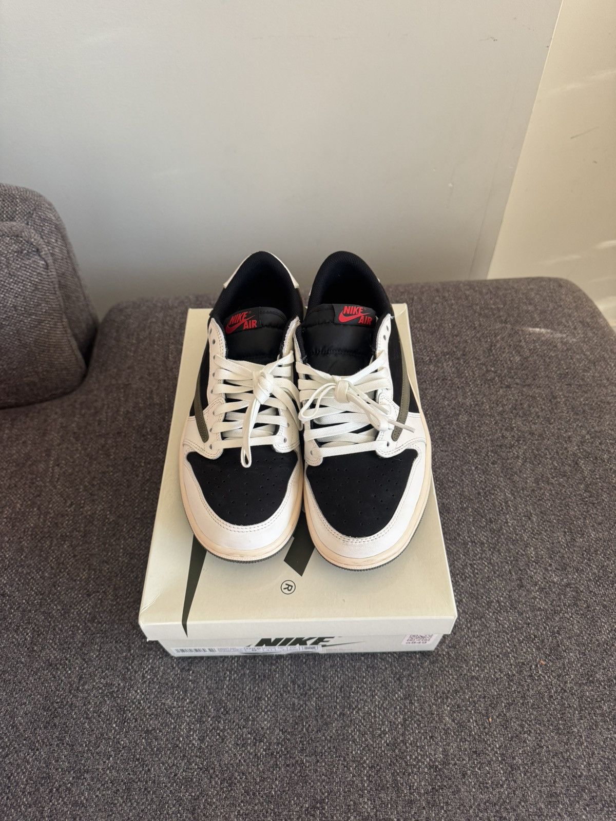 Jordan Brand × Nike × Travis Scott WMNS AIR JORDAN 1 LOW OG SP Size US 9.5 / EU 42-43 - 4 Thumbnail