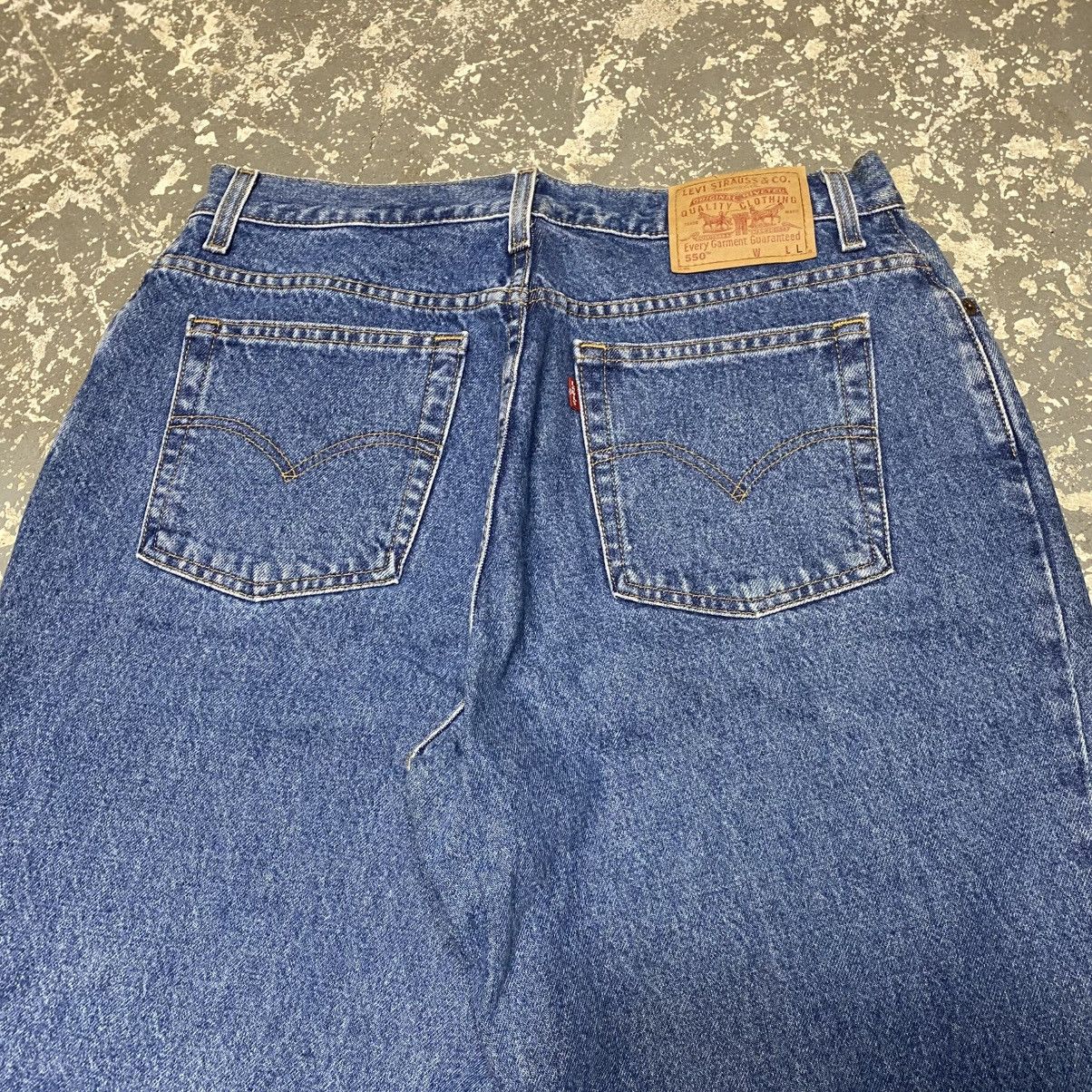 Levi's × Vintage Vintage Levi’s 550 Relaxed Fit Blue Denim Jeans 90s Size US 33 - 9 Thumbnail