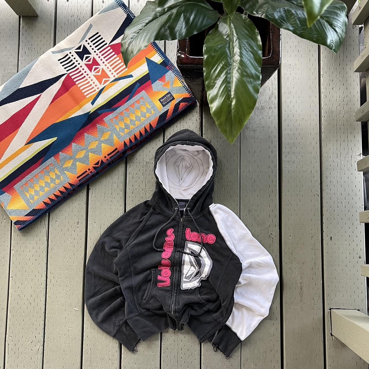 Vintage × Volcom volcom vintage hoodie Sweatshirt big logo 2000s Size S / US 4 / IT 40 - 1 Thumbnail