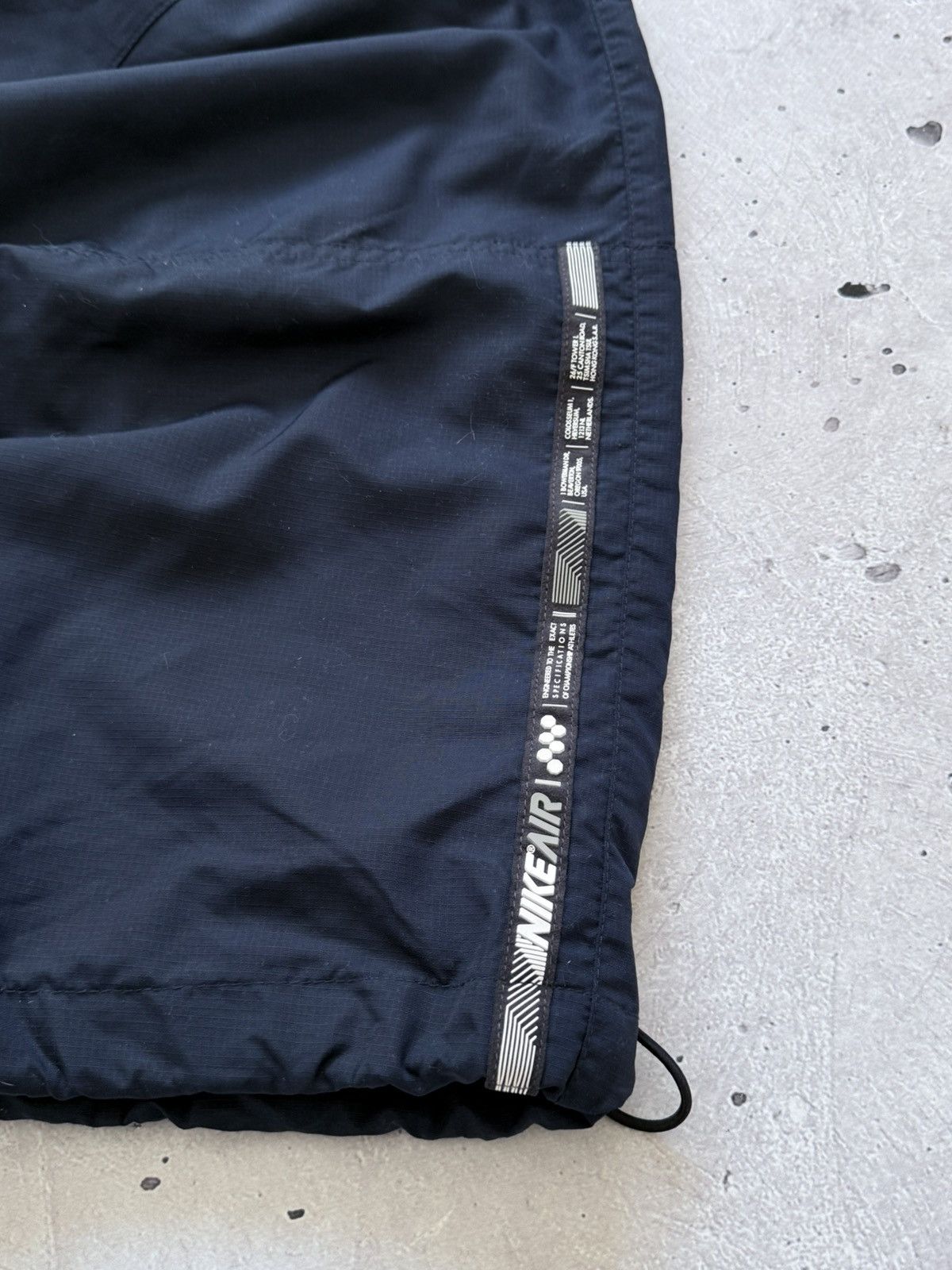 Nike Vintage 00s Nike Baggy Cargo Nylon Tack Pants Y2K Size US 34 / EU 50 - 5 Thumbnail