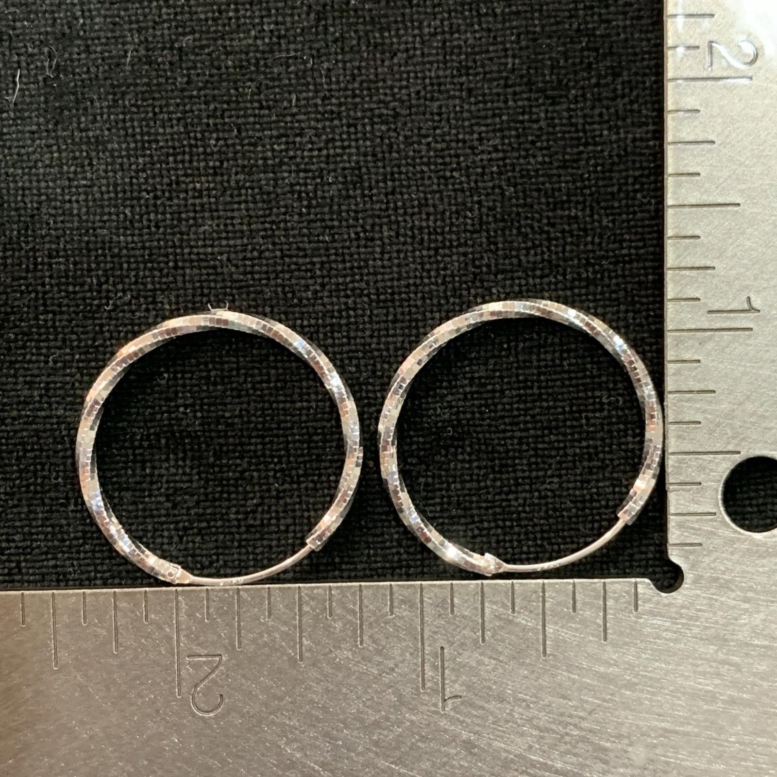 Sterling Silver Sterling Silver 925 - Latch Earrings - SM Twisted Hoops Size ONE SIZE - 6 Thumbnail