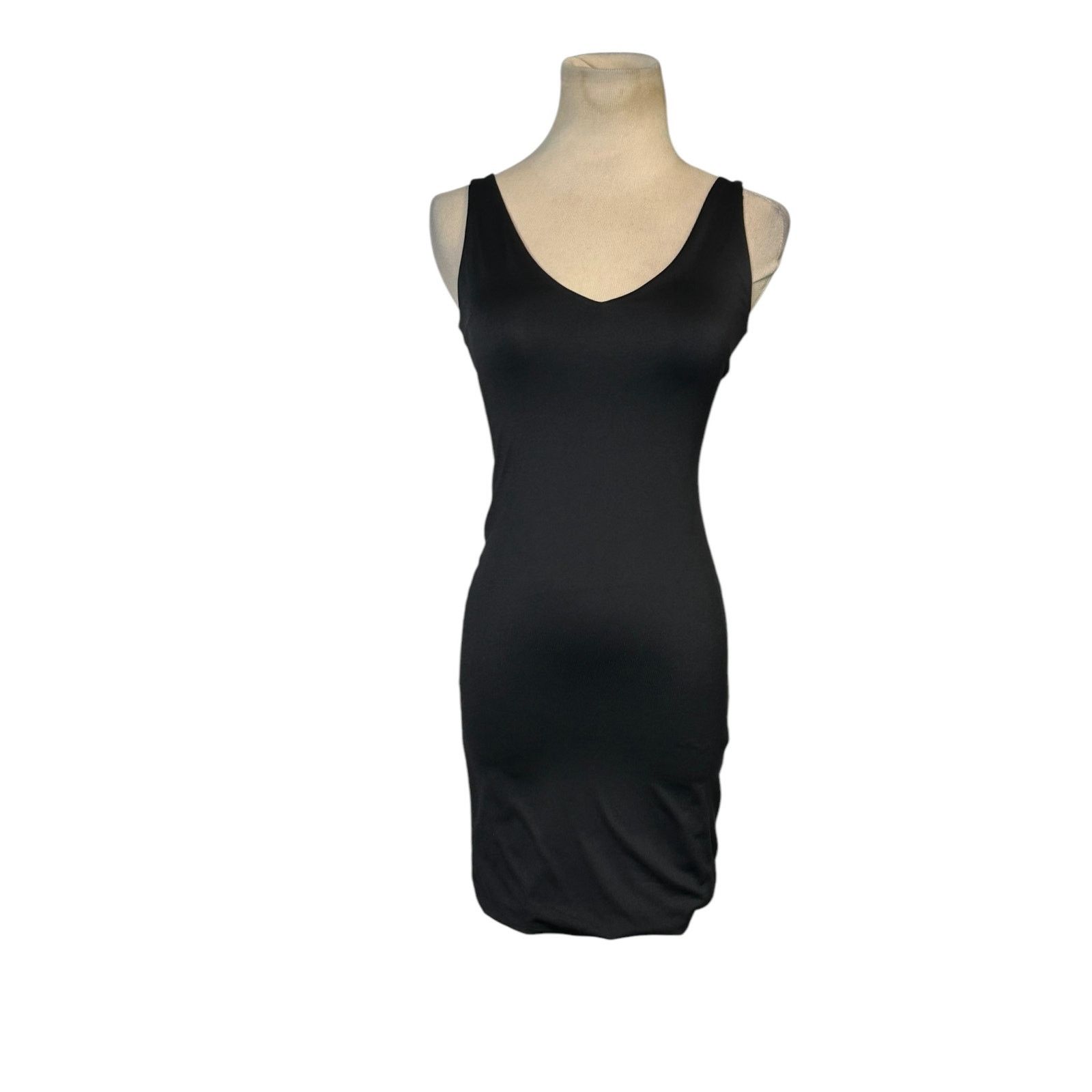 Forever 21 Forever 21 black v neck mini cocktail dress size Small Size S / US 4 / IT 40 - 1 Thumbnail