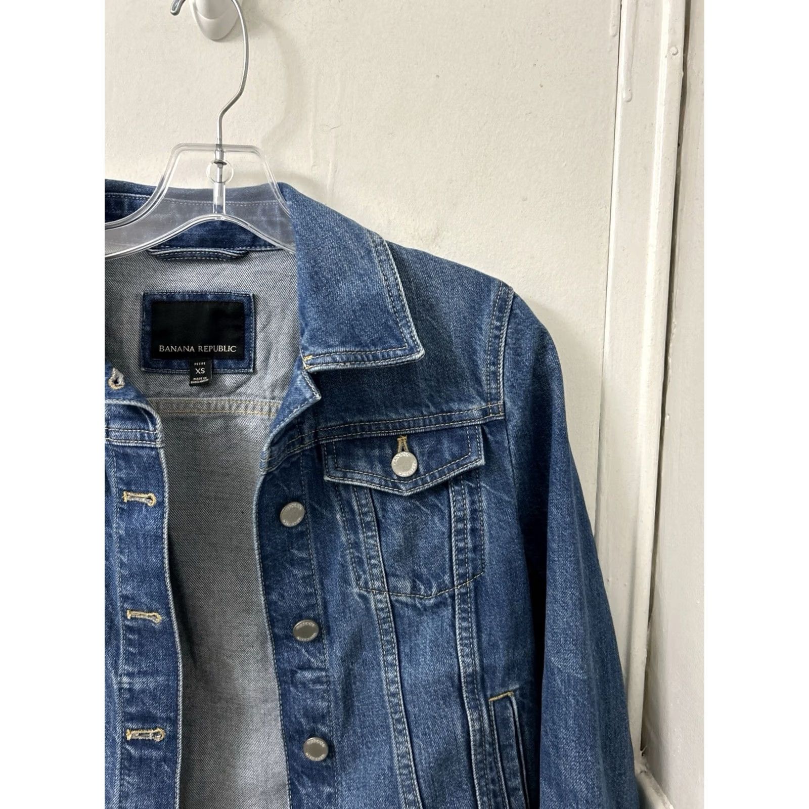Banana Republic Banana Republic Essential Denim Jacket Petite XS Medium Wash 674654-02 Size XS / US 0-2 / IT 36-38 - 5 Thumbnail