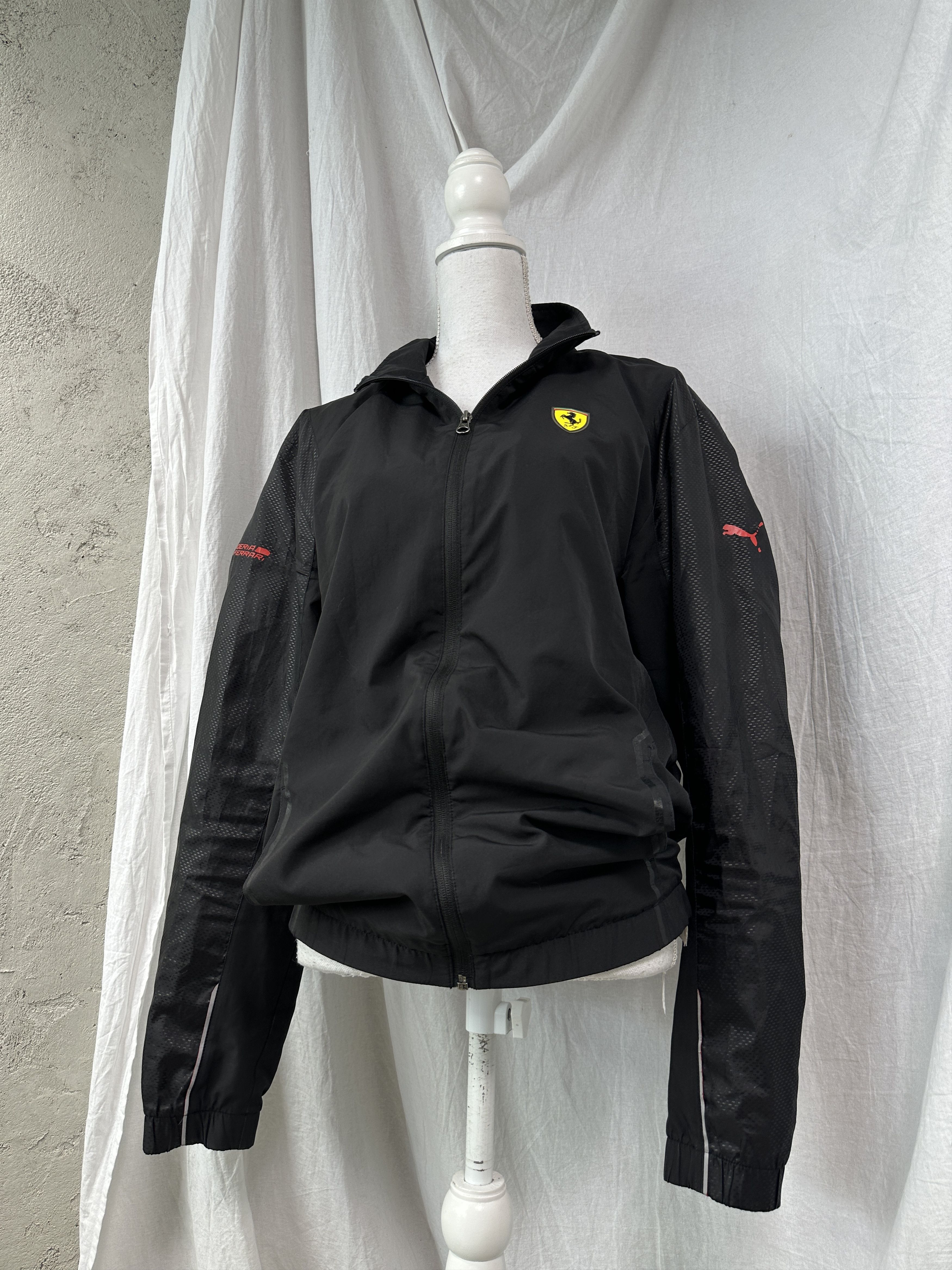 Ferrari × Puma Vintage Streetwear Moto Ferrari Puma Jacket/Sweatshirt 00s Size US M / EU 48-50 / 2 - 1 Thumbnail