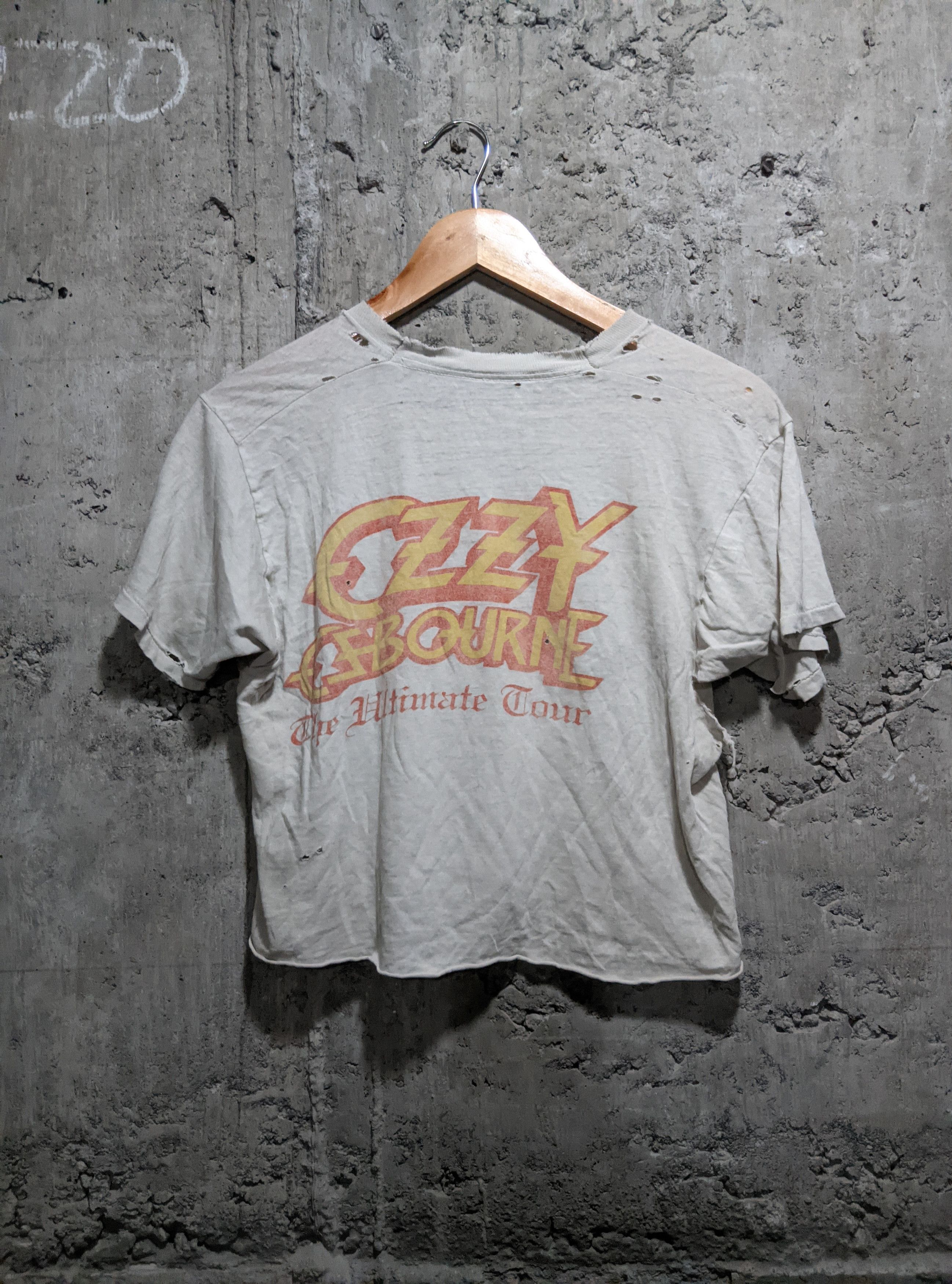 Band Tees Vintage 1986 very thrashed ozzy Osbourne últimate tour t Size US M / EU 48-50 / 2 - 2 Thumbnail