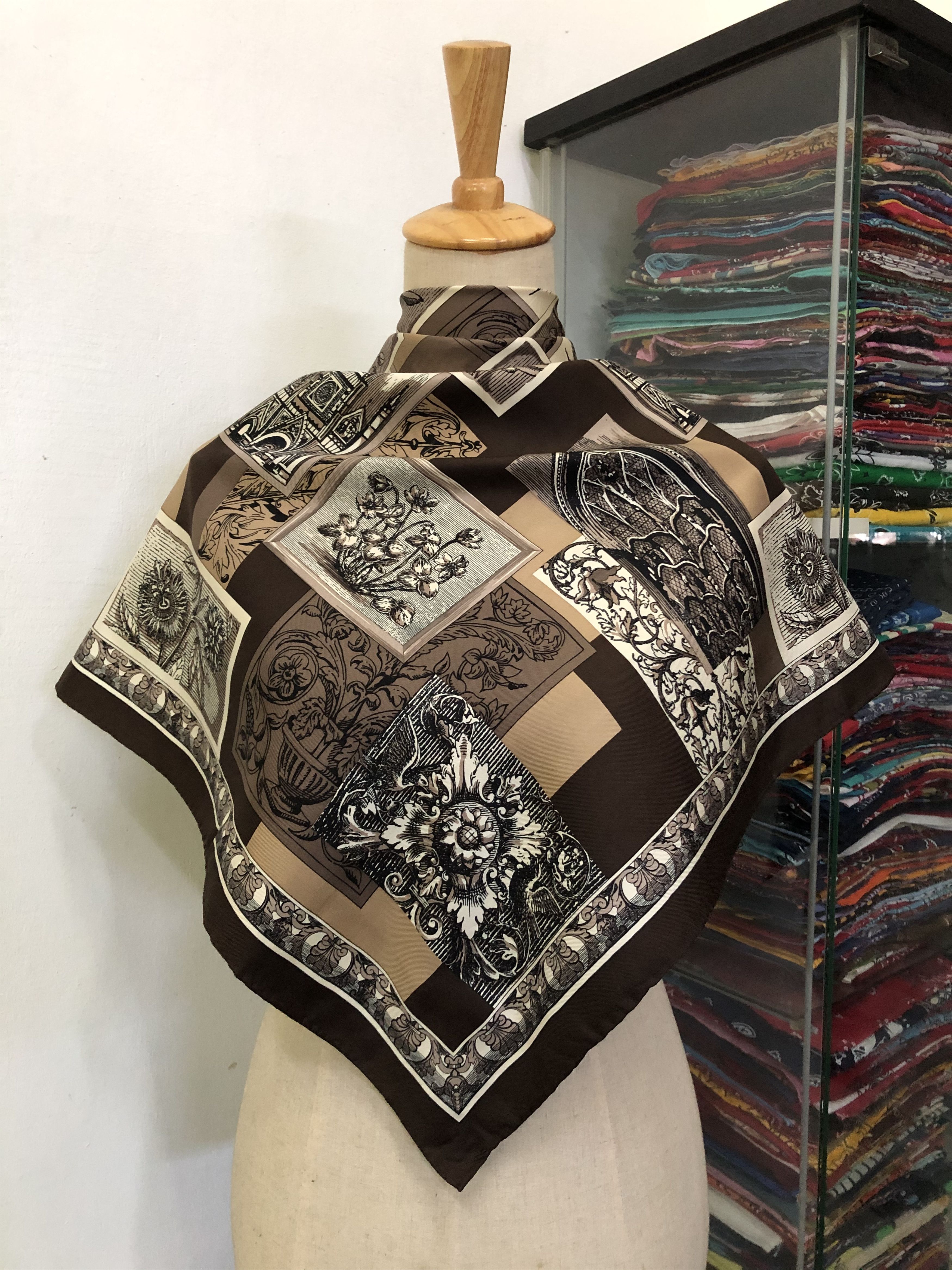 Vintage Vintage Silk Scarf Size ONE SIZE - 1 Thumbnail