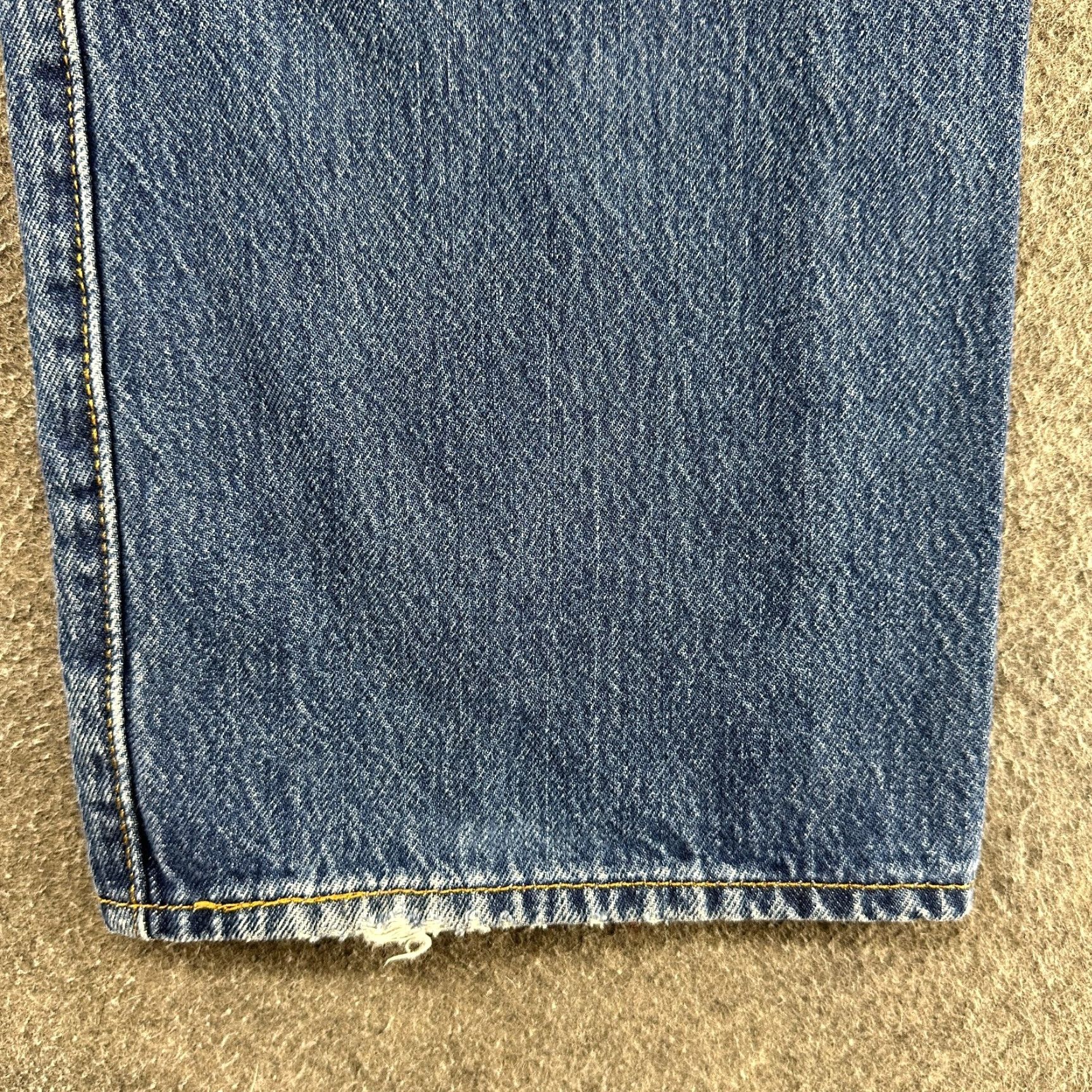 Levi's Levis 501 Jeans Mens 38x34 Blue Straight Leg Regular Fit Medium Wash Button Fly Regular Denim 5-Pocket Levis 501 Series Mens Jeans Blue Size US 38 / EU 54 - 4 Thumbnail