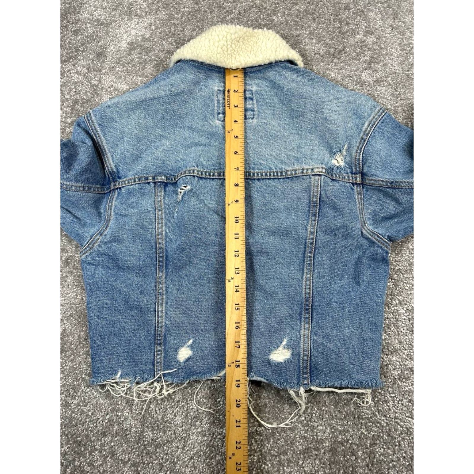 Abercrombie & Fitch Abercrombie & Fitch Jacket Womens Small Blue Cotton Denim Cropped Pleated Jacket Womens Small Blue Denim Cropped Pleated Size S / US 4 / IT 40 - 7 Thumbnail