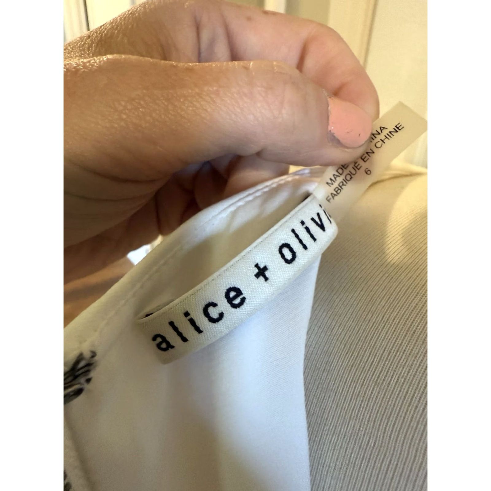 Alice + Olivia Alice + Olivia Dress White Mini 6 Tie Back Flare Women's Small Short Dress - Size 6, Regular, Tie Closure, White, Mini Dress, Women's Fashion Size M / US 6-8 / IT 42-44 - 7 Thumbnail