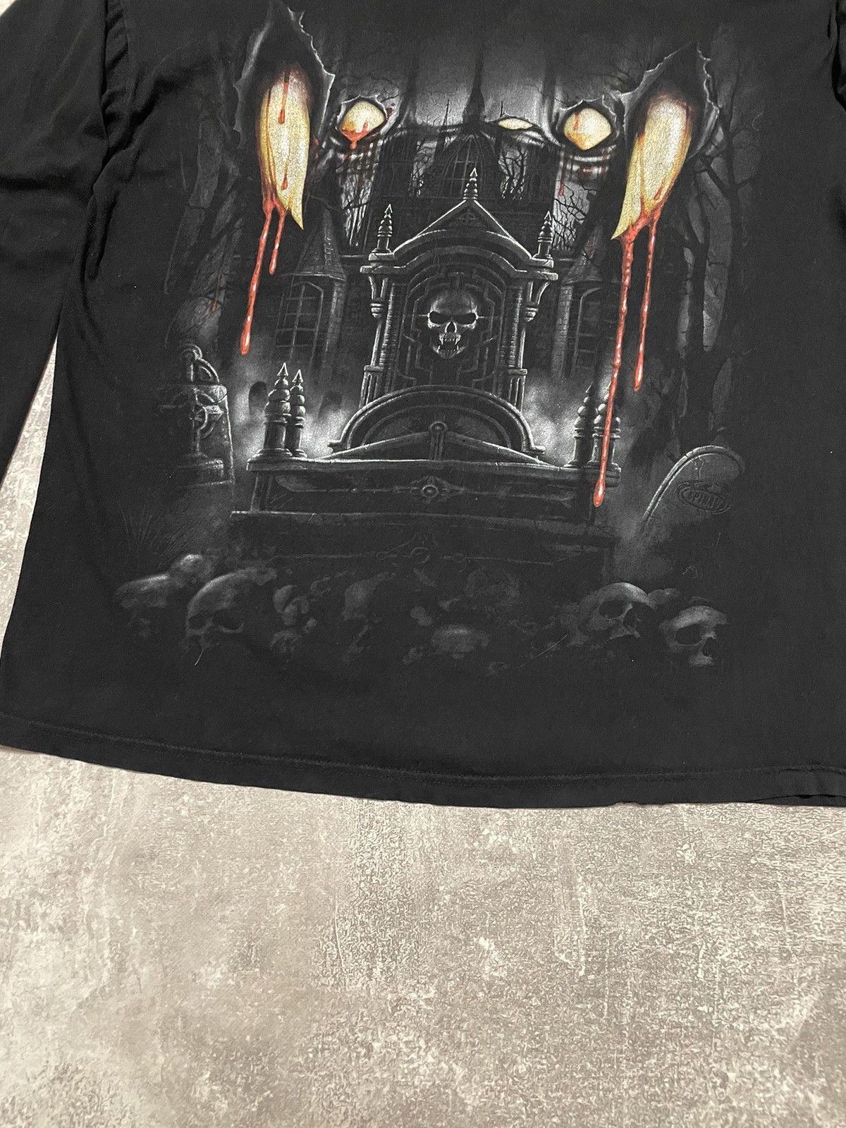 Affliction × Ed Hardy Vintage Black Metal Vampire Cross Full Print Long Sleeve Size US XL / EU 56 / 4 - 4 Thumbnail