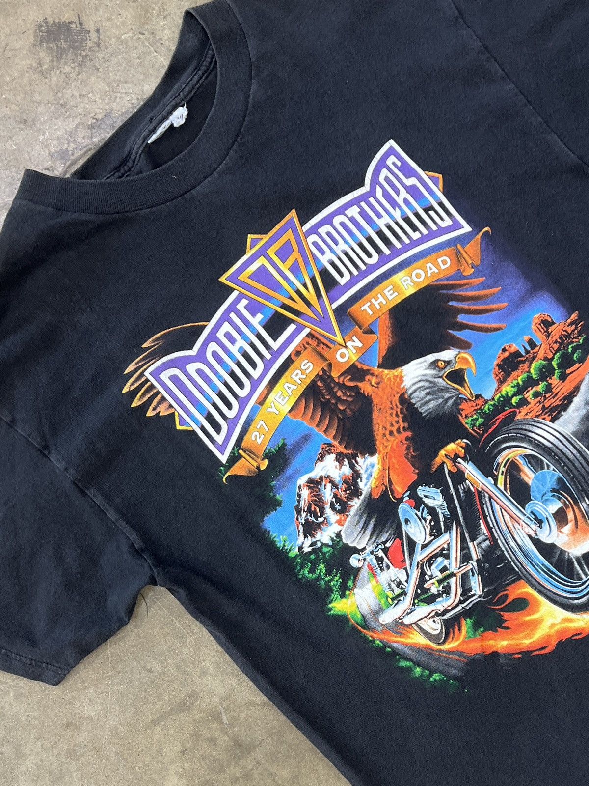 Band Tees Vintage 90s Doobie Brothers On the Road Motorcycle Tee Large Size US L / EU 52-54 / 3 - 1 Thumbnail