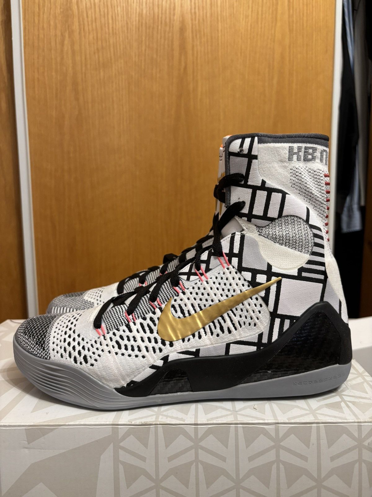 Nike Nike Kobes 9 Elite Fundamentals Size US 9.5 / EU 42-43 - 1 Thumbnail