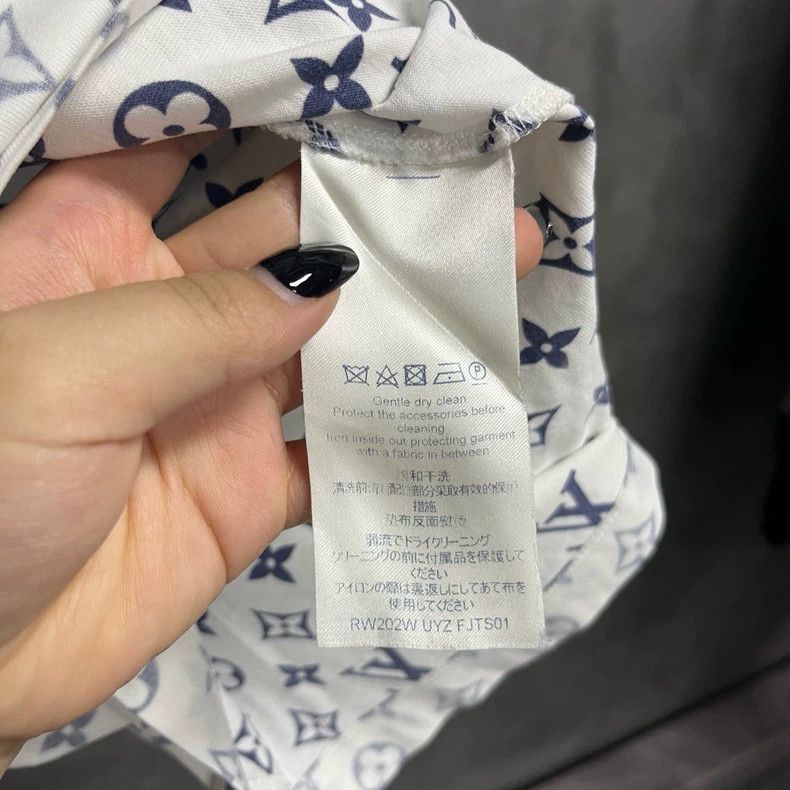 Louis Vuitton louis vuitton Short sleeves with white neckline chain and Size US XS / EU 42 / 0 - 4 Thumbnail