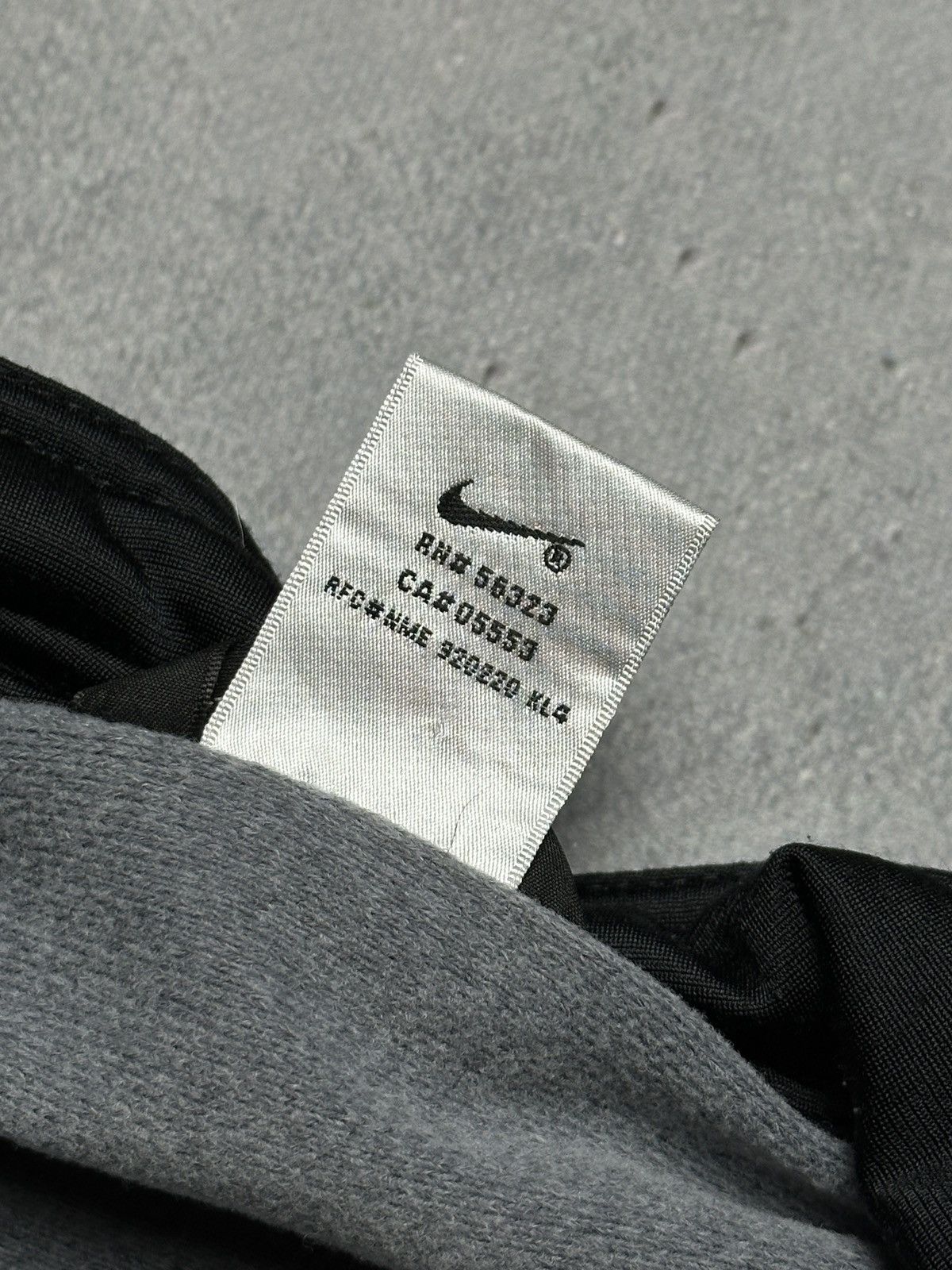 Nike 🇺🇸 Nike Vintage Zipper Jacket central swoosh logo y2k 90s Size US XL / EU 56 / 4 - 11 Thumbnail