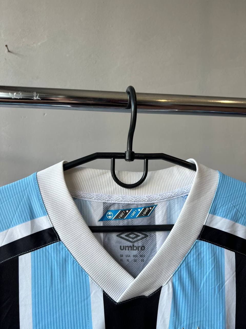 Umbro 2021/22 GREMIO FC HOME RARE SOCCER JERSEY SHIRT UMBRO SZ XL Size US XL / EU 56 / 4 - 10 Thumbnail