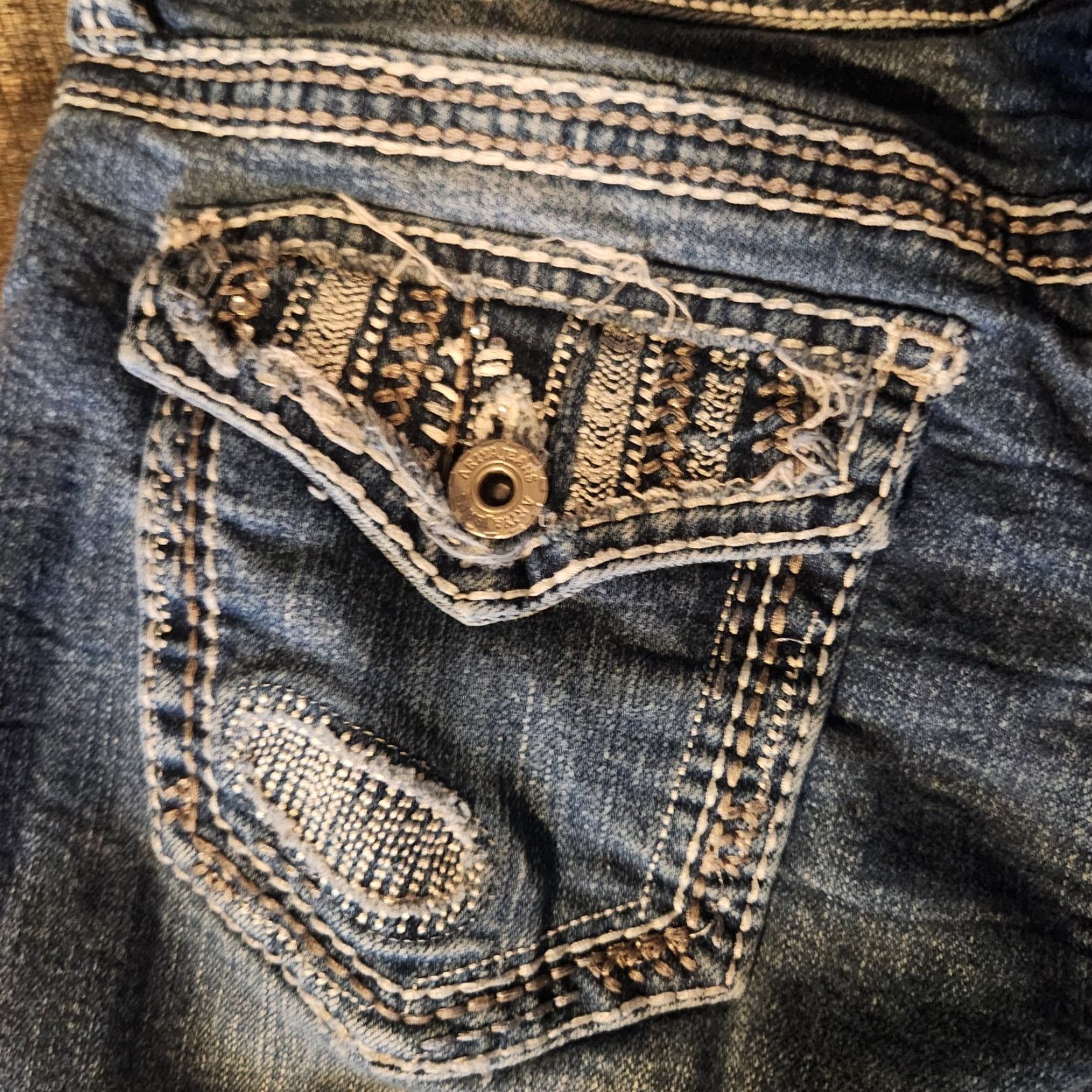 Vintage Ariya Jeans Jeans Tr Release: Woman's Distressed Flair Boot Cut Sz 7 Embroidered Flap Pocket Denim Blue Regular Women Size 28" / US 6 / IT 42 - 3 Thumbnail