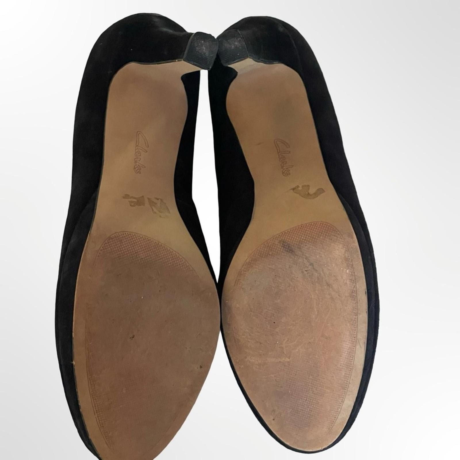 Clarks Clark's Artisan Women's Black Suede Mid-Heel Pumps size 7.5 Size US 7.5 / IT 37.5 - 6 Thumbnail
