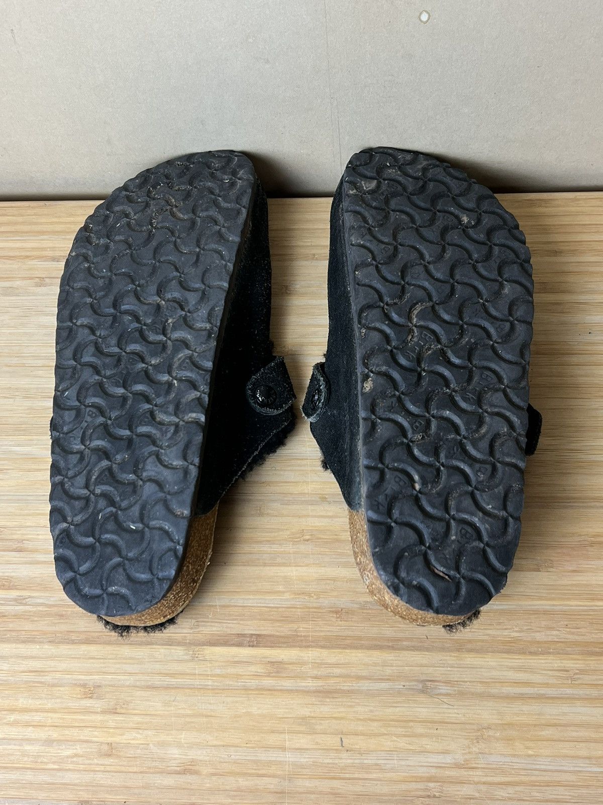 Birkenstock Birkenstock Suede Boston Black Shearling Size 42 Size US 8 / EU 41 - 4 Thumbnail