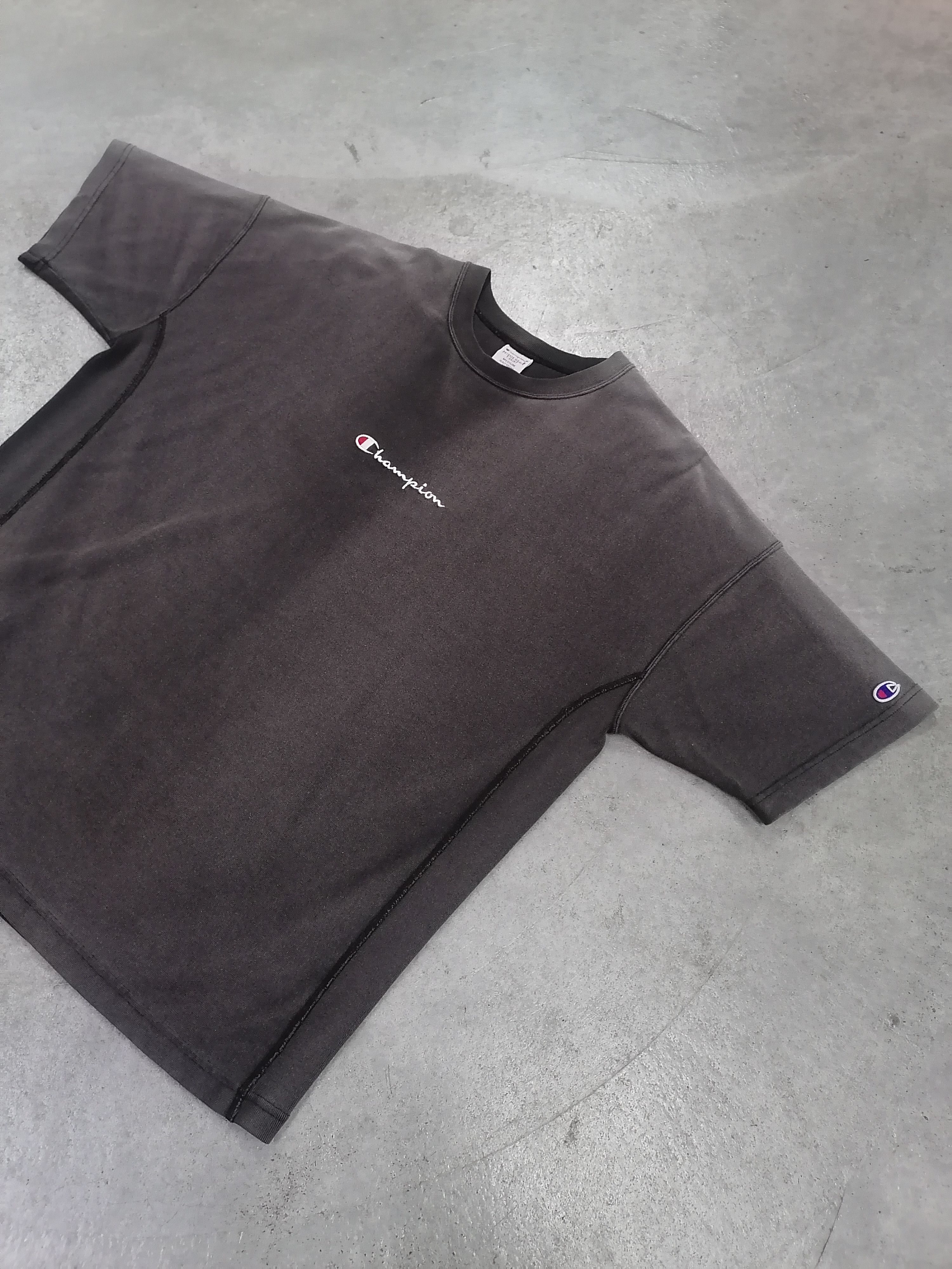 Champion Vintage Trashed Faded Champion Reverse Weave Tee Size US M / EU 48-50 / 2 - 2 Thumbnail