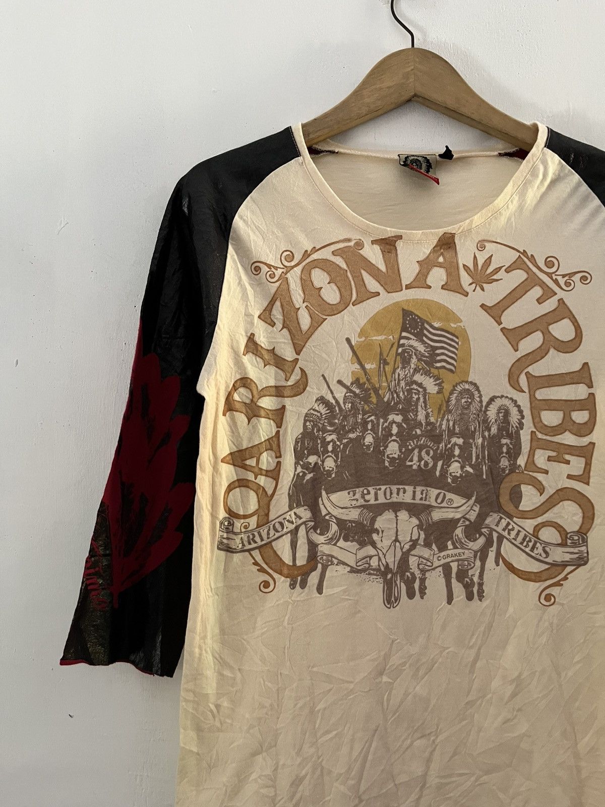 20471120 Vintage geronimo feather wax tribes tshirts Size US M / EU 48-50 / 2 - 2 Thumbnail