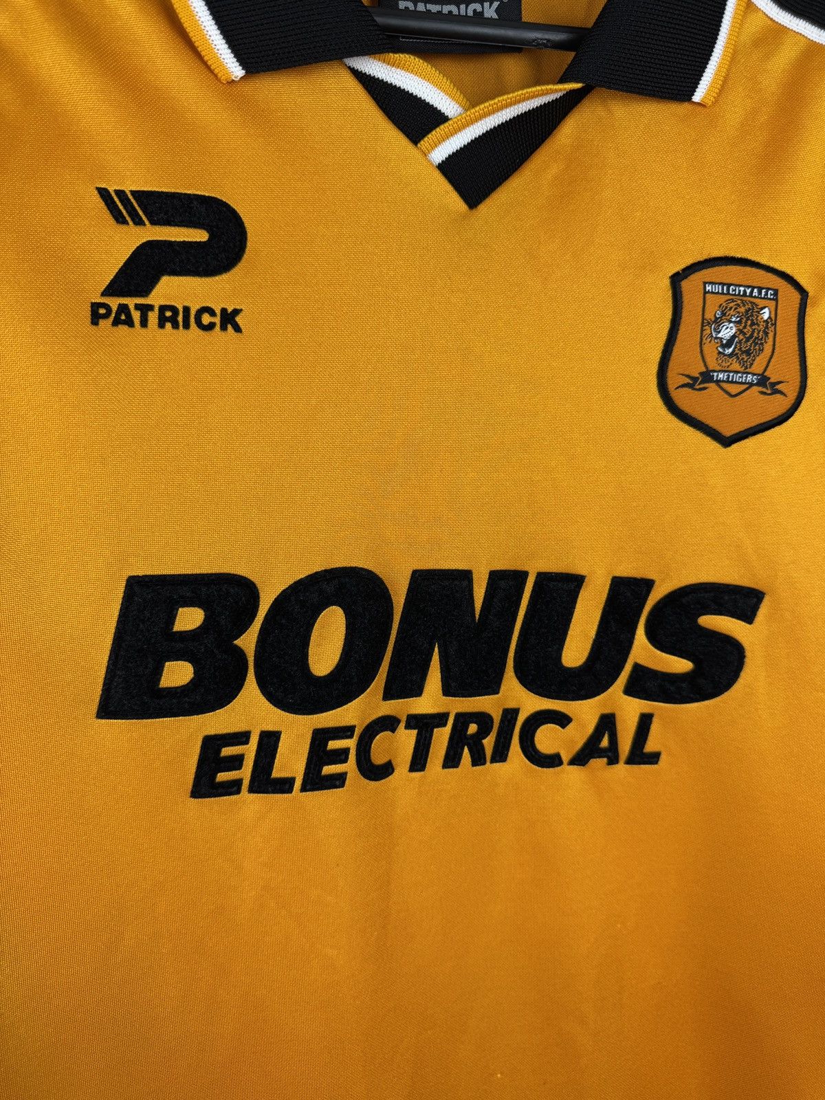Vintage Mens Vintage Patrick Hull City tigers home T-shirt jersey Size US S / EU 44-46 / 1 - 8 Thumbnail