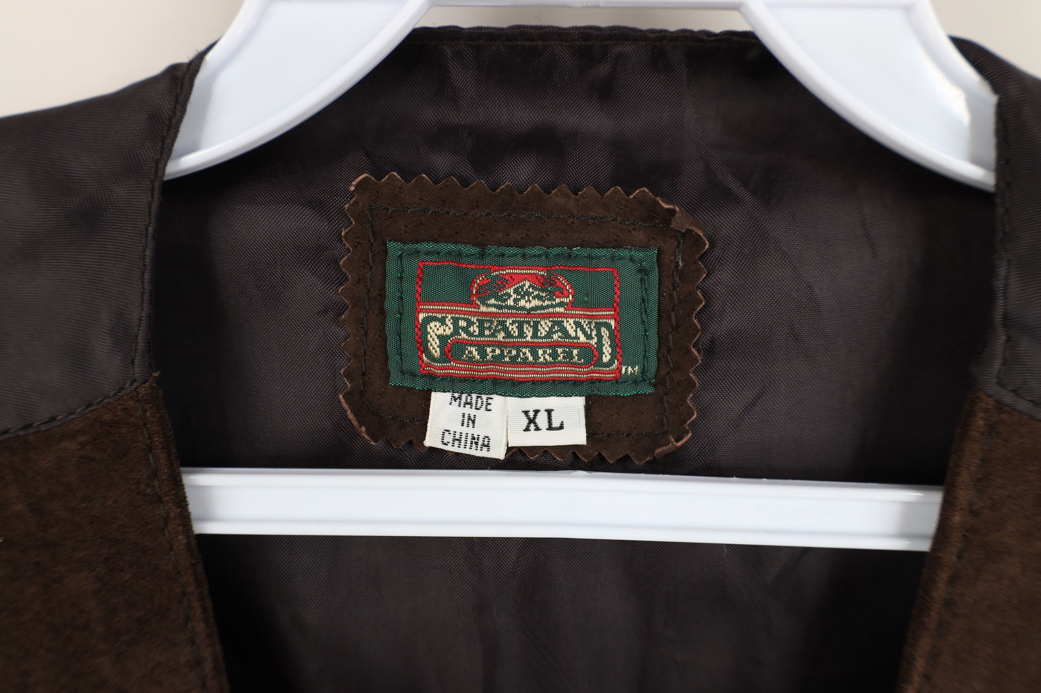Vintage Vintage 90s Streetwear Buckle Back Suede Leather Vest Brown Size US XL / EU 56 / 4 - 9 Thumbnail