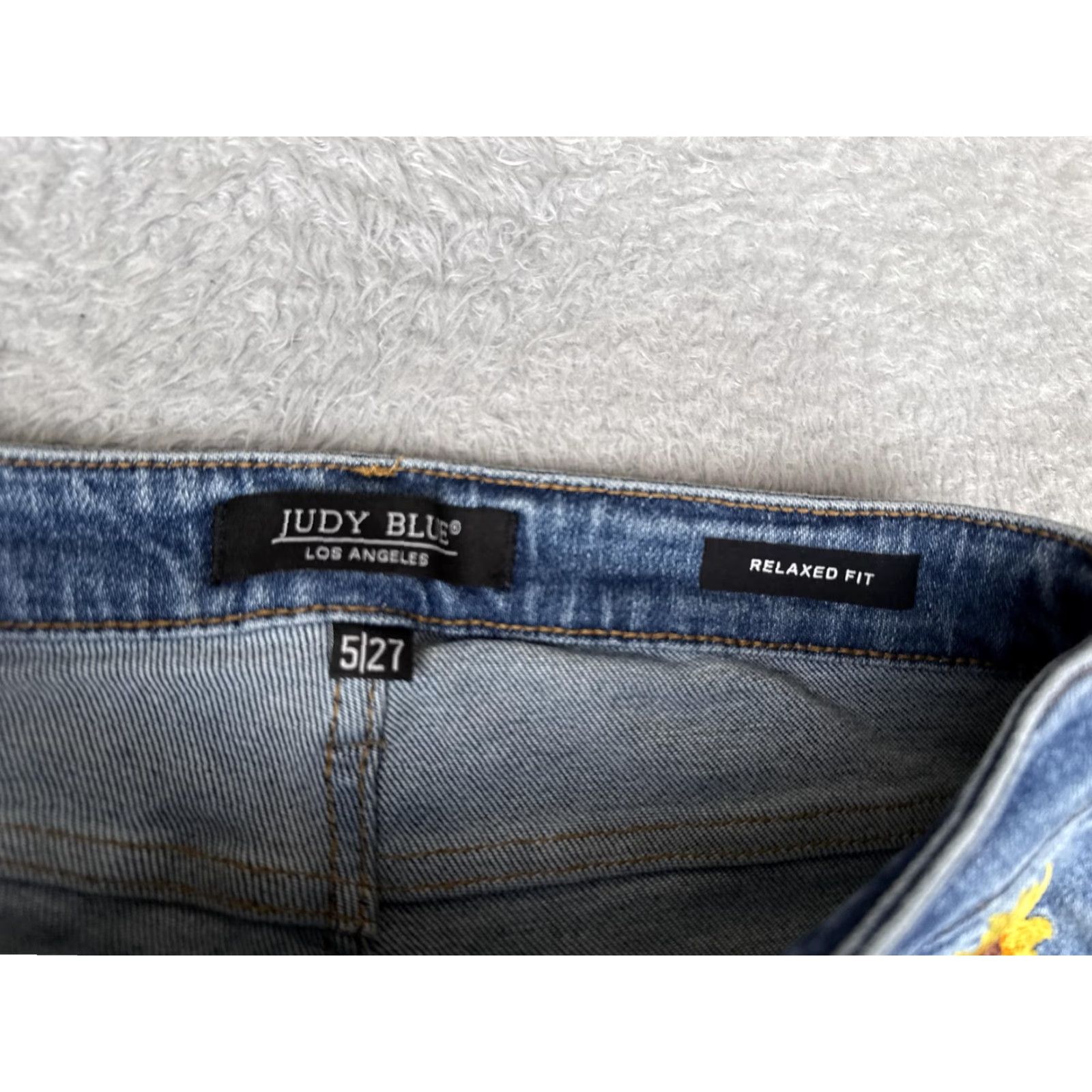Sunflower Judy Blue Jeans Womens 5 Cropped Denim Jeans Bohemian Floral Embroidered Fringe Sunflower Pockets Zip Fly Relaxed Mid Rise Blue 27 Size 27" / US 4 / IT 40 - 6 Thumbnail