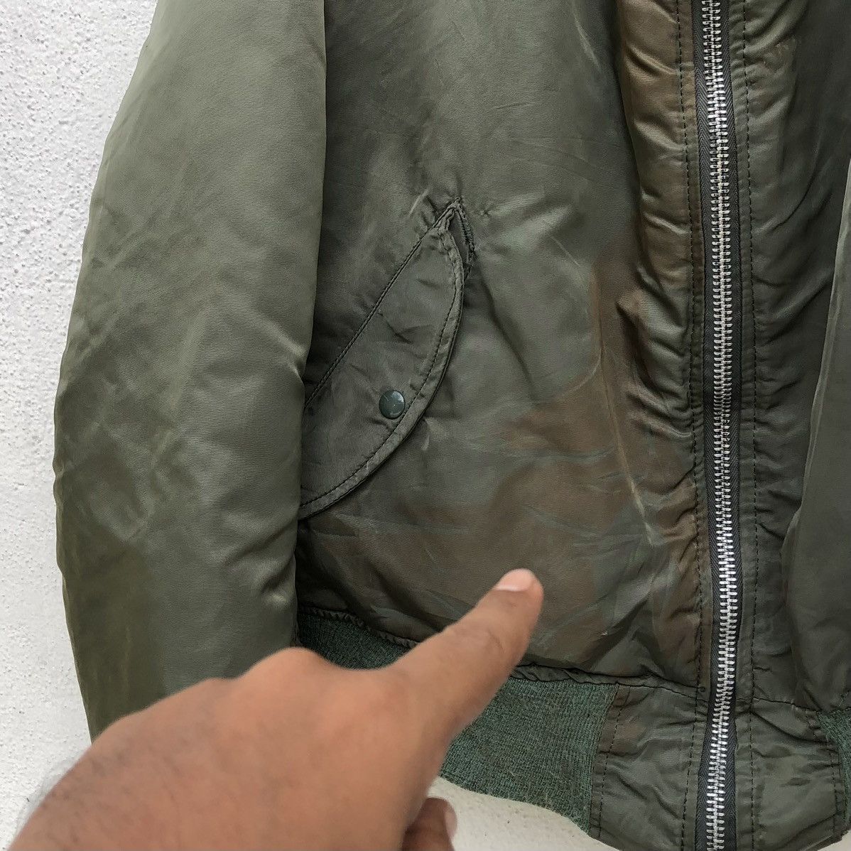 Alpha Industries Vintage Flyers Man Intermediate Ma-1 Bomber Jacket Size US XL / EU 56 / 4 - 12 Thumbnail