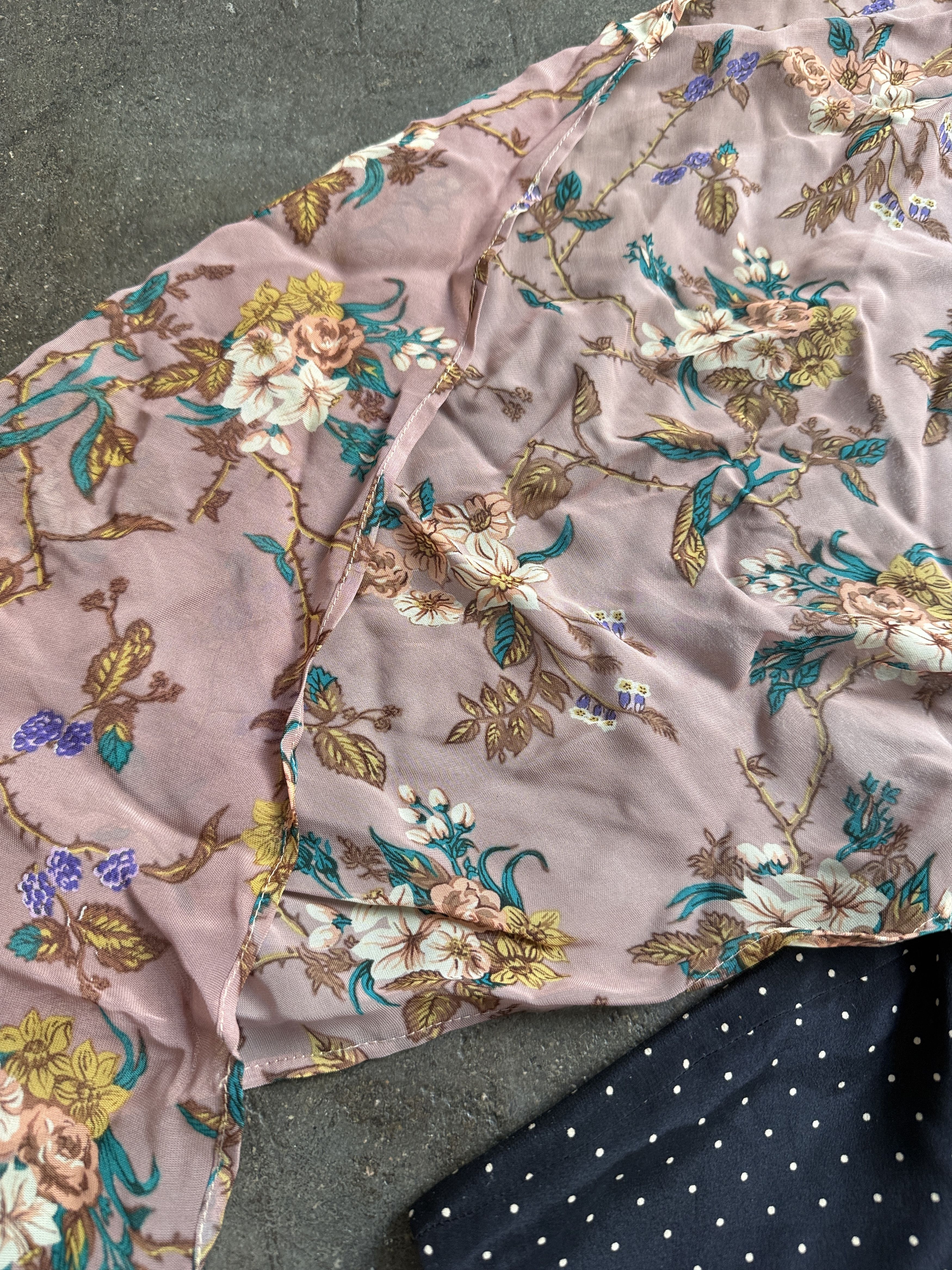 Dolce & Gabbana 1995 100% Silk top and attached Scarf Dolce Top w/ Size L / US 10 / IT 46 - 7 Thumbnail