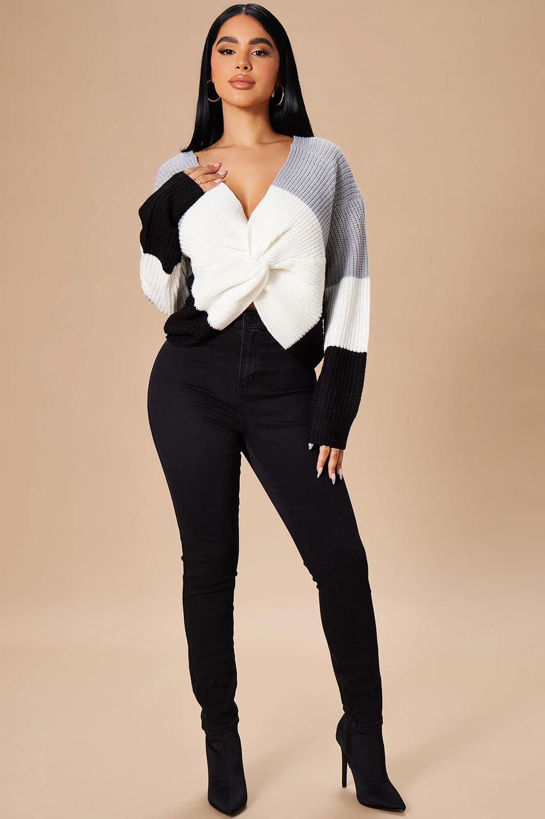 Fashion Nova Just A Little Twisted Sweater - Black Size M / US 6-8 / IT 42-44 - 1 Thumbnail