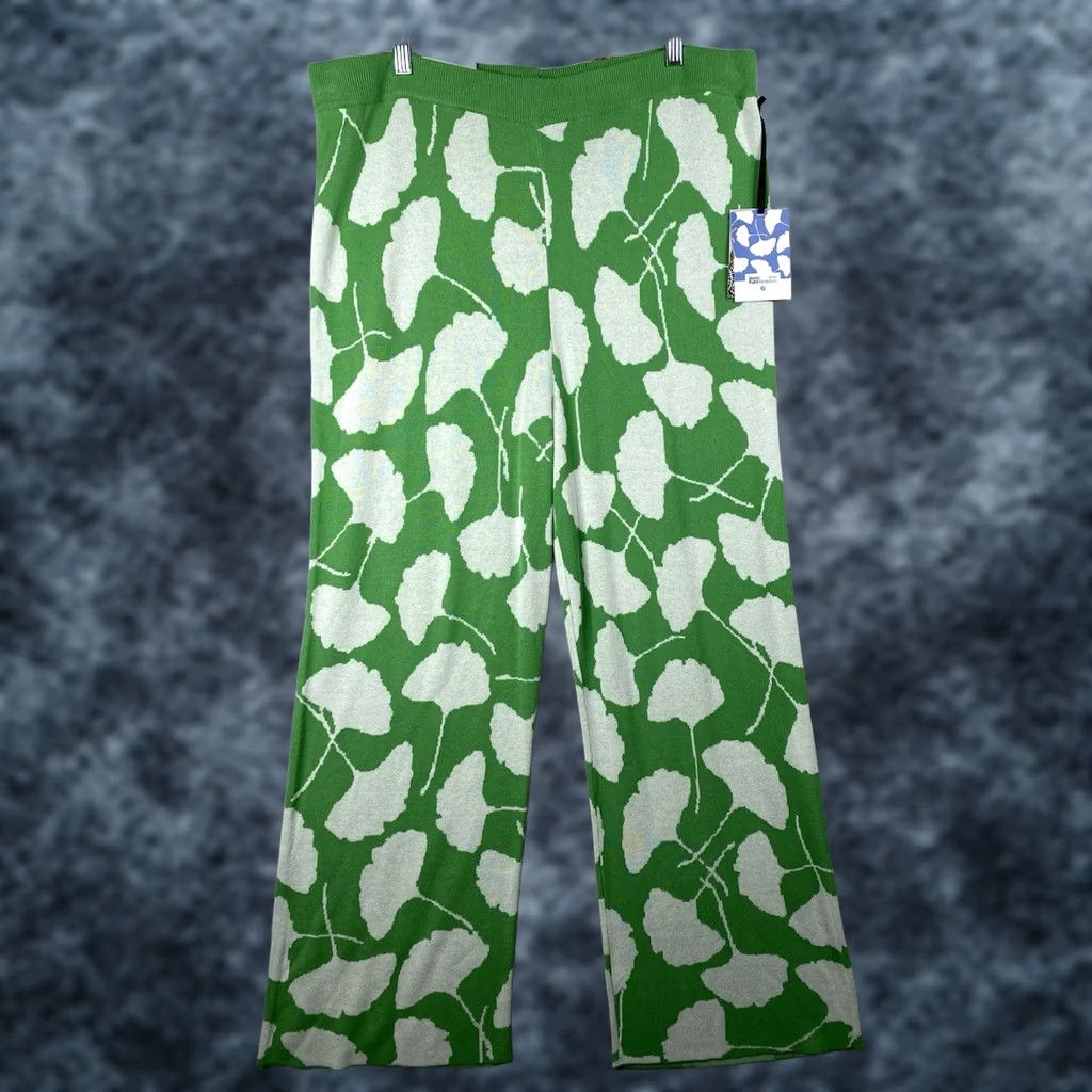 Diane von Furstenberg Diane von Furstenberg Pants Womens 2XL Green Floral Knit Straight Front Vivacious DVF Pants Womens 2XL Green Floral Knit Straight Front Brand New Size XXL / US 16-18 / IT 52-54 - 1 Thumbnail
