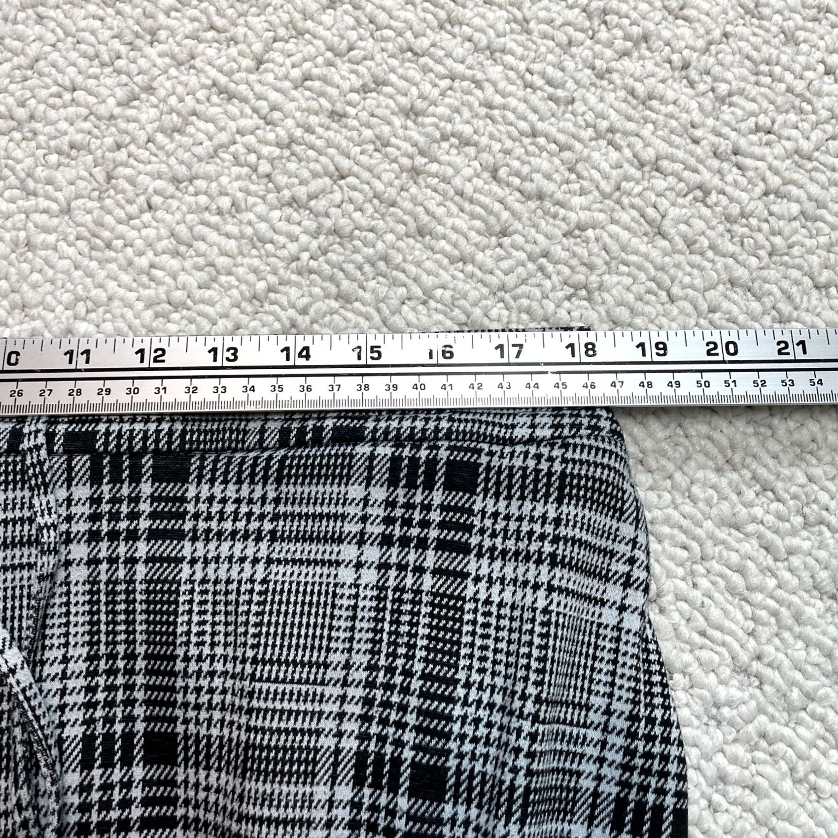 Vintage Ava & Viv Ankle Pants Womens 1X Gray Plaid Soft Stretch Pockets Drawstring 36x25 Size 40" / US 18 - 6 Thumbnail