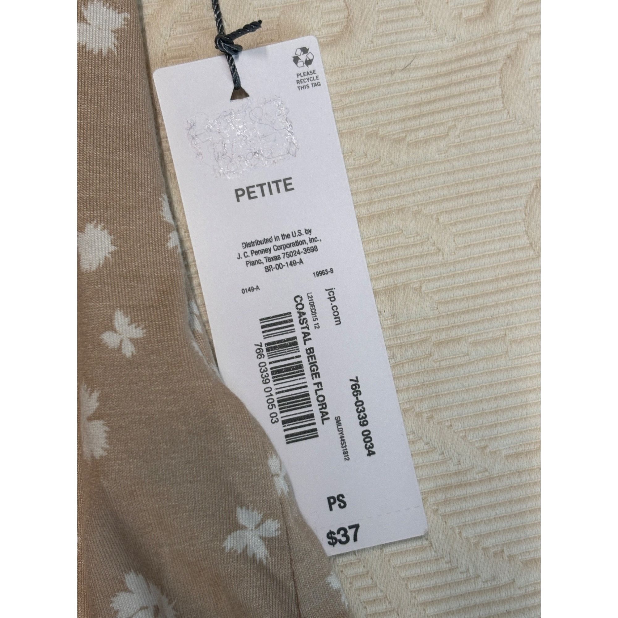 Liz Claiborne Liz Claiborne Petite Gathered Sleeve Cuffs, Rayon Top, Flora Size ONE SIZE - 10 Thumbnail