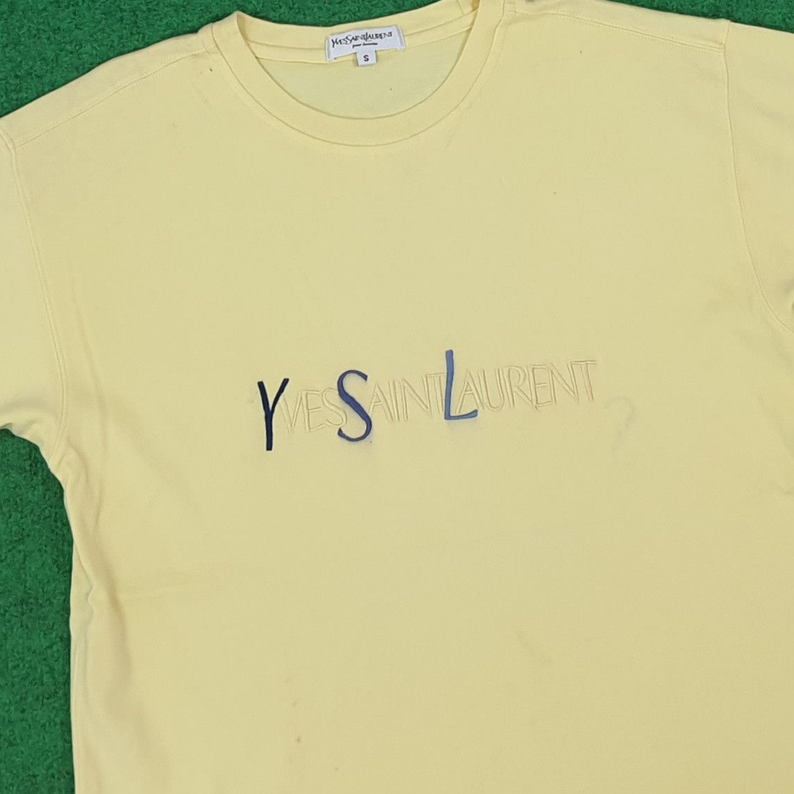 Yves Saint Laurent Vintage YSL Yves Saint Laurent Spell Out Tshirt C27628 Size US M / EU 48-50 / 2 - 2 Thumbnail
