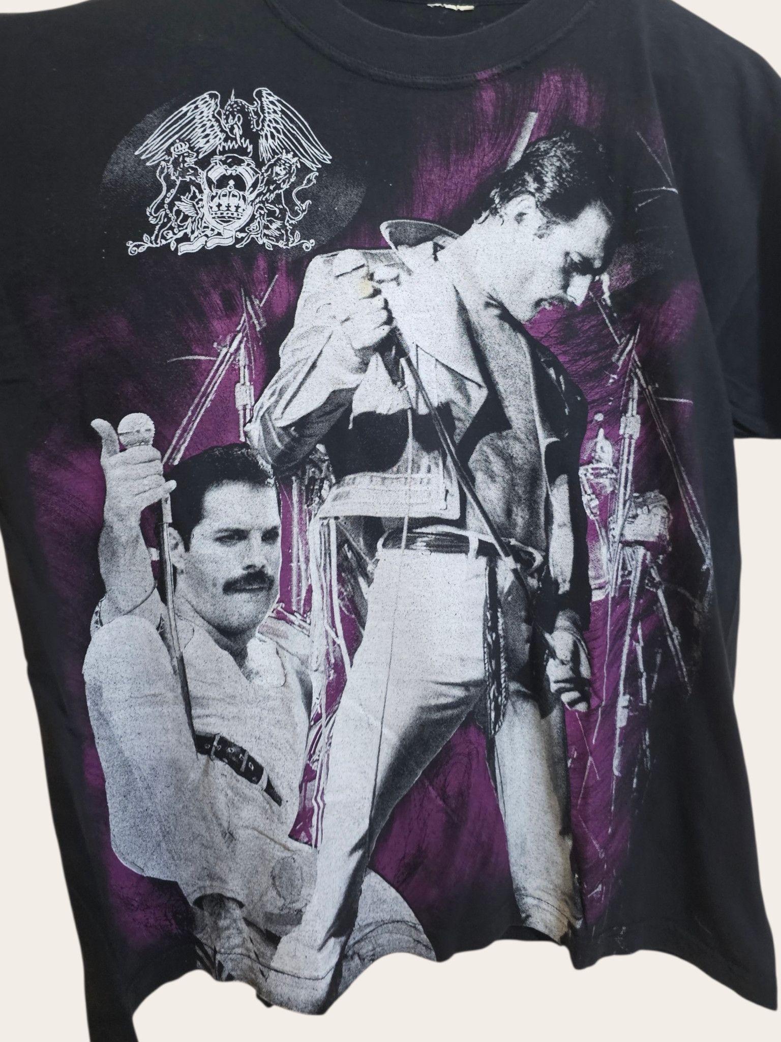 Vintage Queen Freddy Mercury 90's AOP Tee Size US M / EU 48-50 / 2 - 2 Thumbnail