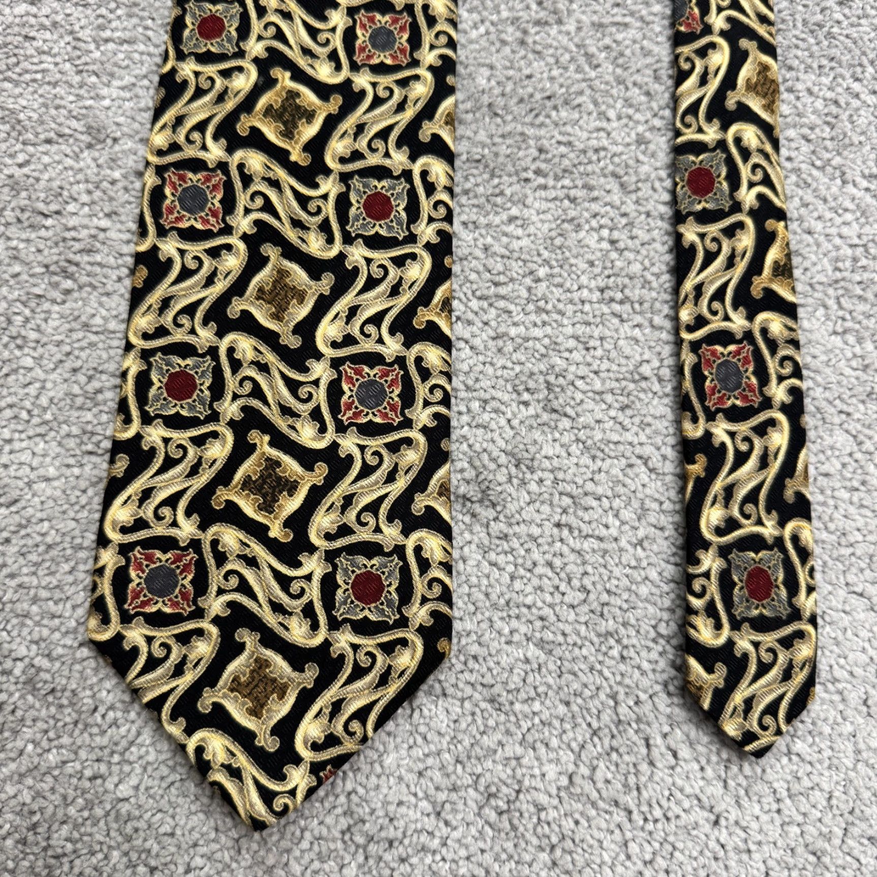 Vintage VINTAGE Enrico Coveri Tie Geometric Silk Mens Classic 57-60 length Black Gold Italy Mens Accessories Size ONE SIZE - 3 Thumbnail