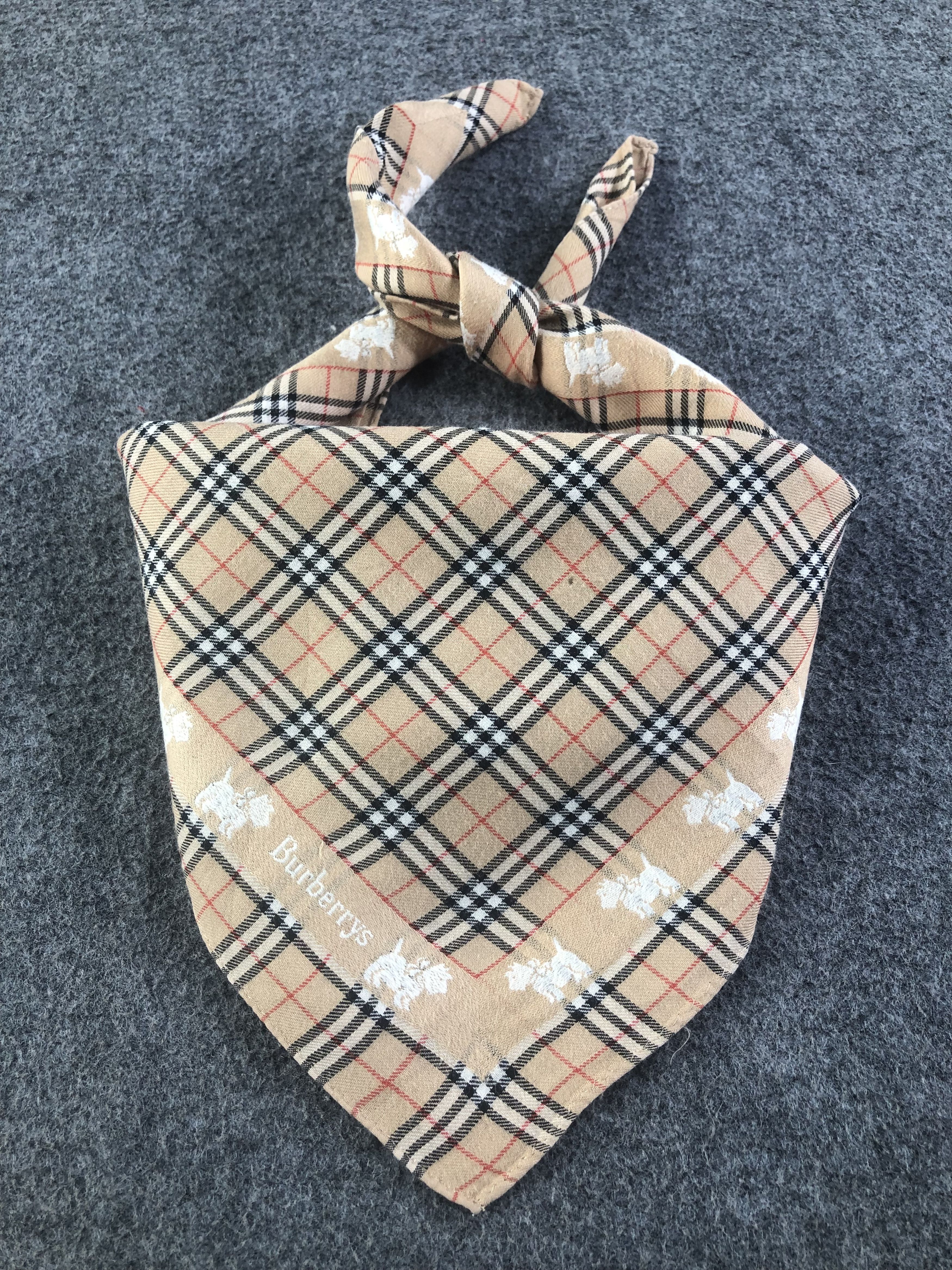 Burberry Burberry Handkerchief / Bandana / Neckerchief Size ONE SIZE - 1 Thumbnail