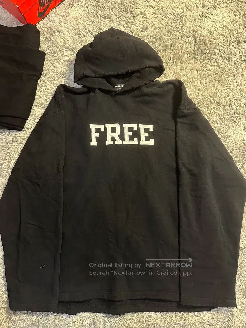 Balenciaga Balenciaga Letter Sweatshirt Size US XXS / EU 40 - 1 Thumbnail