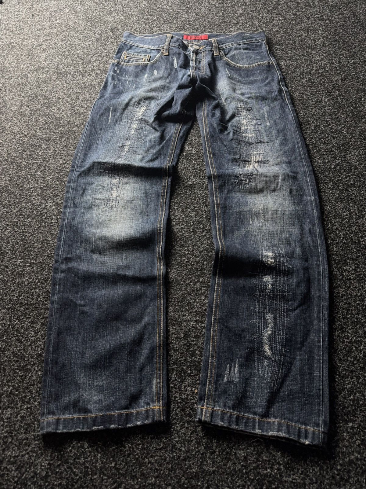 Designer × Hugo Boss HUGO Boss Distressed Straight Jeans W32 L32 Italy Size US 32 / EU 48 - 1 Thumbnail