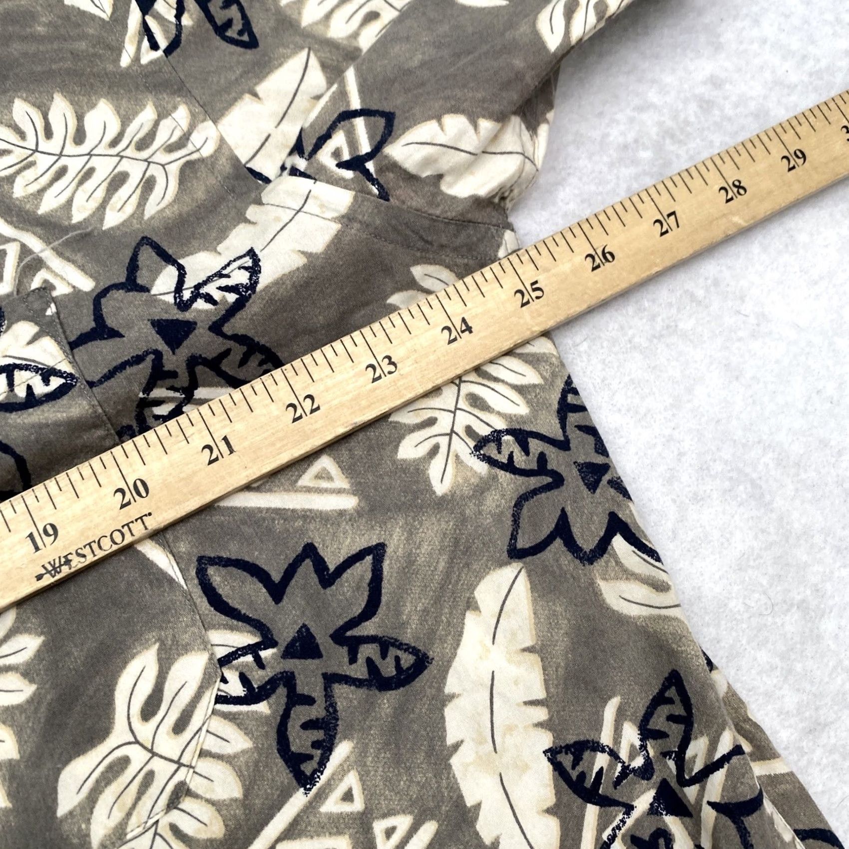 Pendleton Pendleton Mens Large Hawaiian Floral Turtle Grey Short Sleeve Button-Up Shirt Size US 33 - 6 Thumbnail