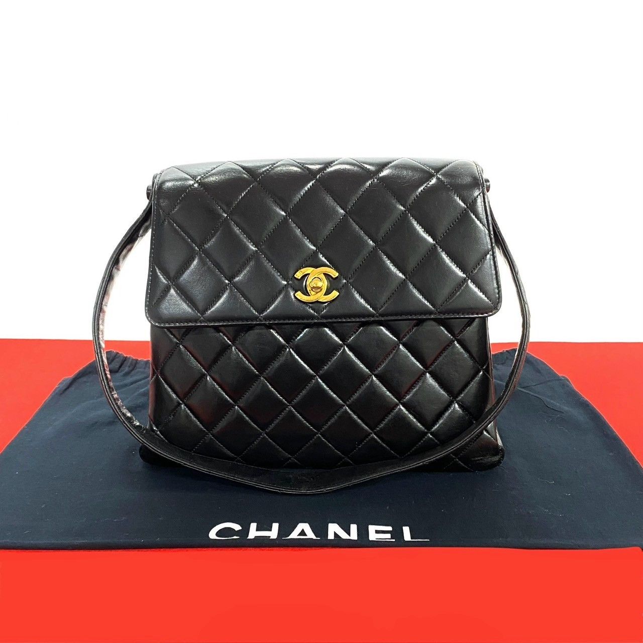 Chanel Chanel Chanel Matelassé Lambskin Shoulder Bag Leather Shoulder Bag Size ONE SIZE - 1 Thumbnail