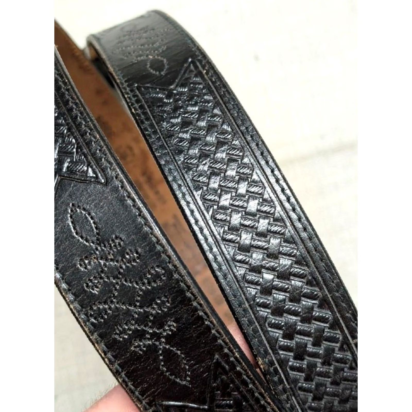 Vintage VINTAGE Silver Creek Belt 44 black WESTERN cowhide leather TOOLED USA Size 44 - 2 Thumbnail