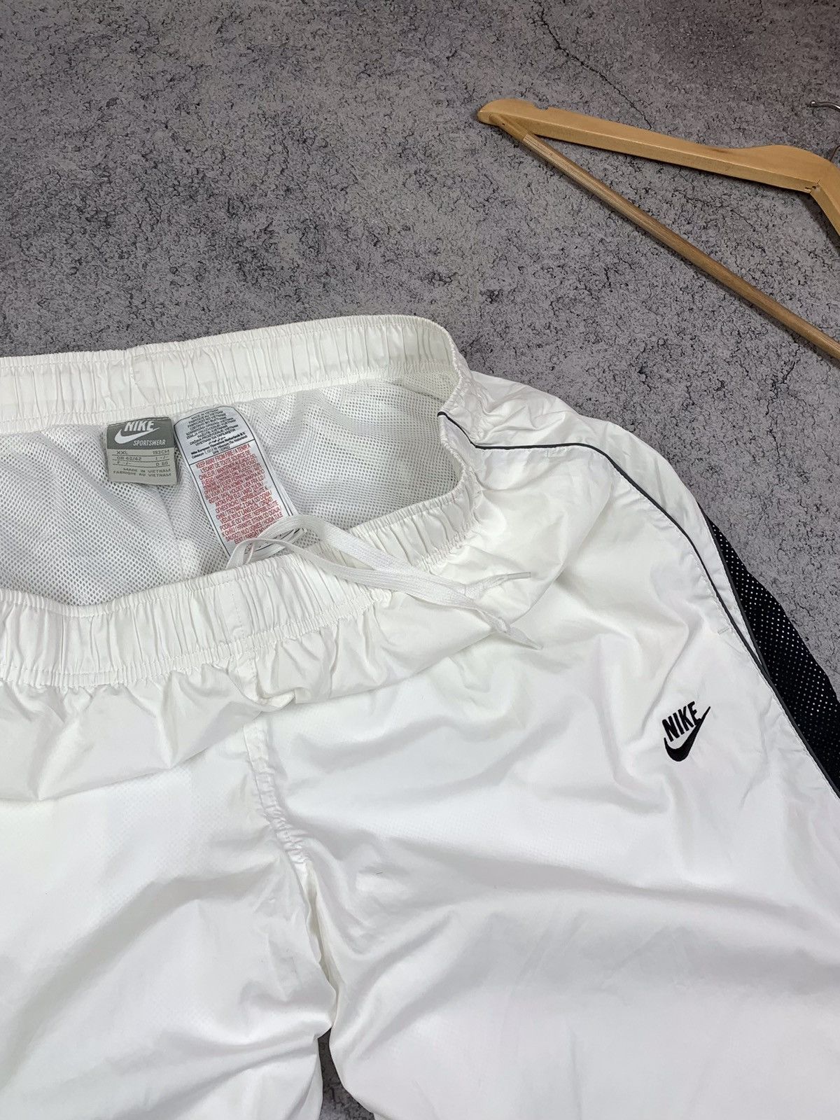 Vintage Nike Vintage Y2K Nylon White Pants Mens Size XXL Size US 38 / EU 54 - 5 Thumbnail