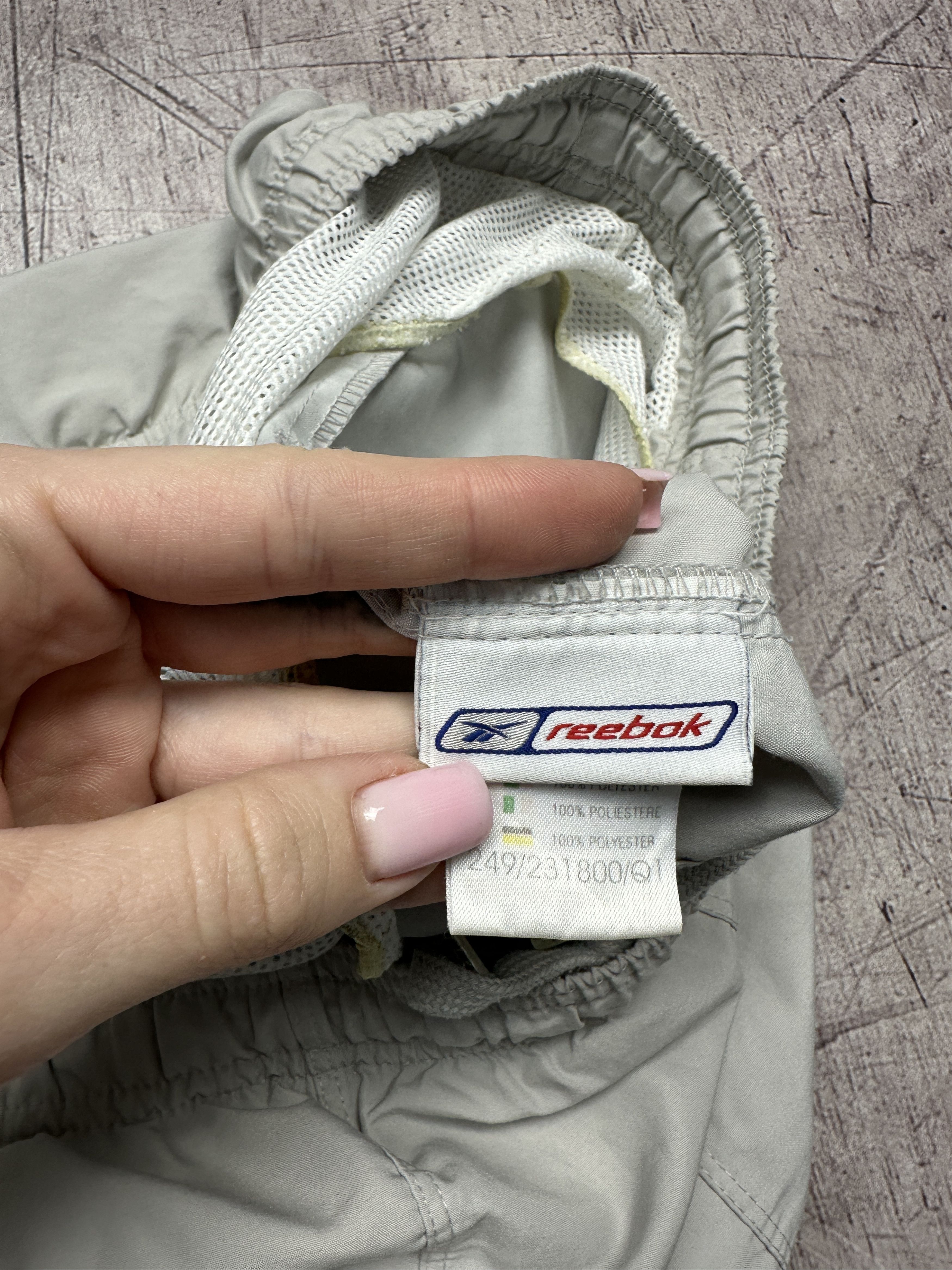 Reebok Reebok Vintage Mens Nylon Shorts Size US 32 / EU 48 - 7 Thumbnail