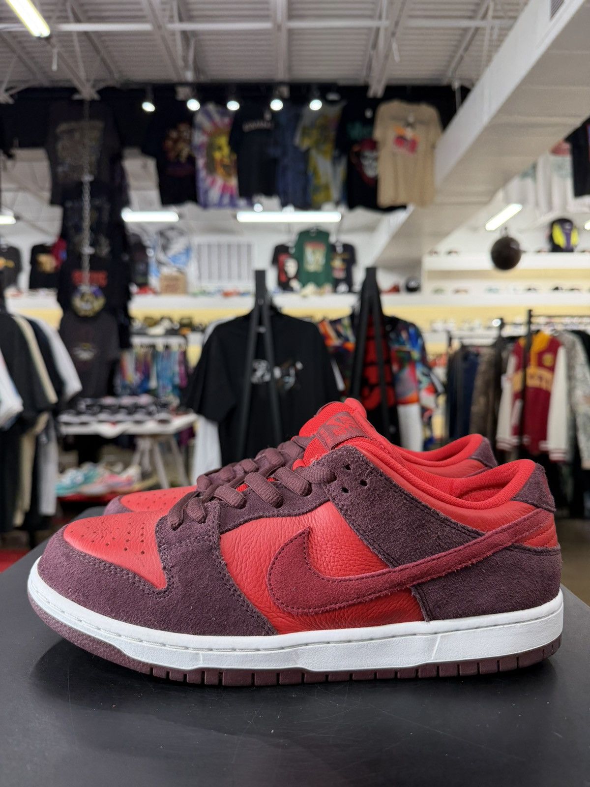 Nike Nike SB Dunk Low Cherry Size 9.5 (2022) Size US 9.5 / EU 42-43 - 7 Thumbnail